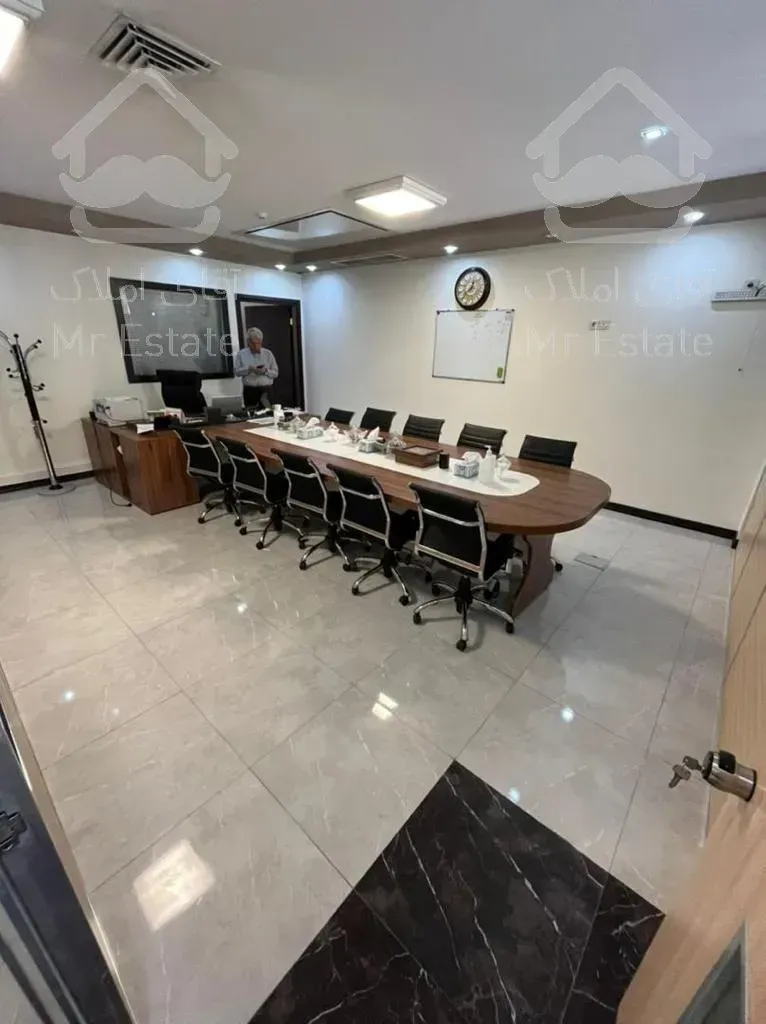 ۲۱۰ متر سند اداری خیابان آرارات