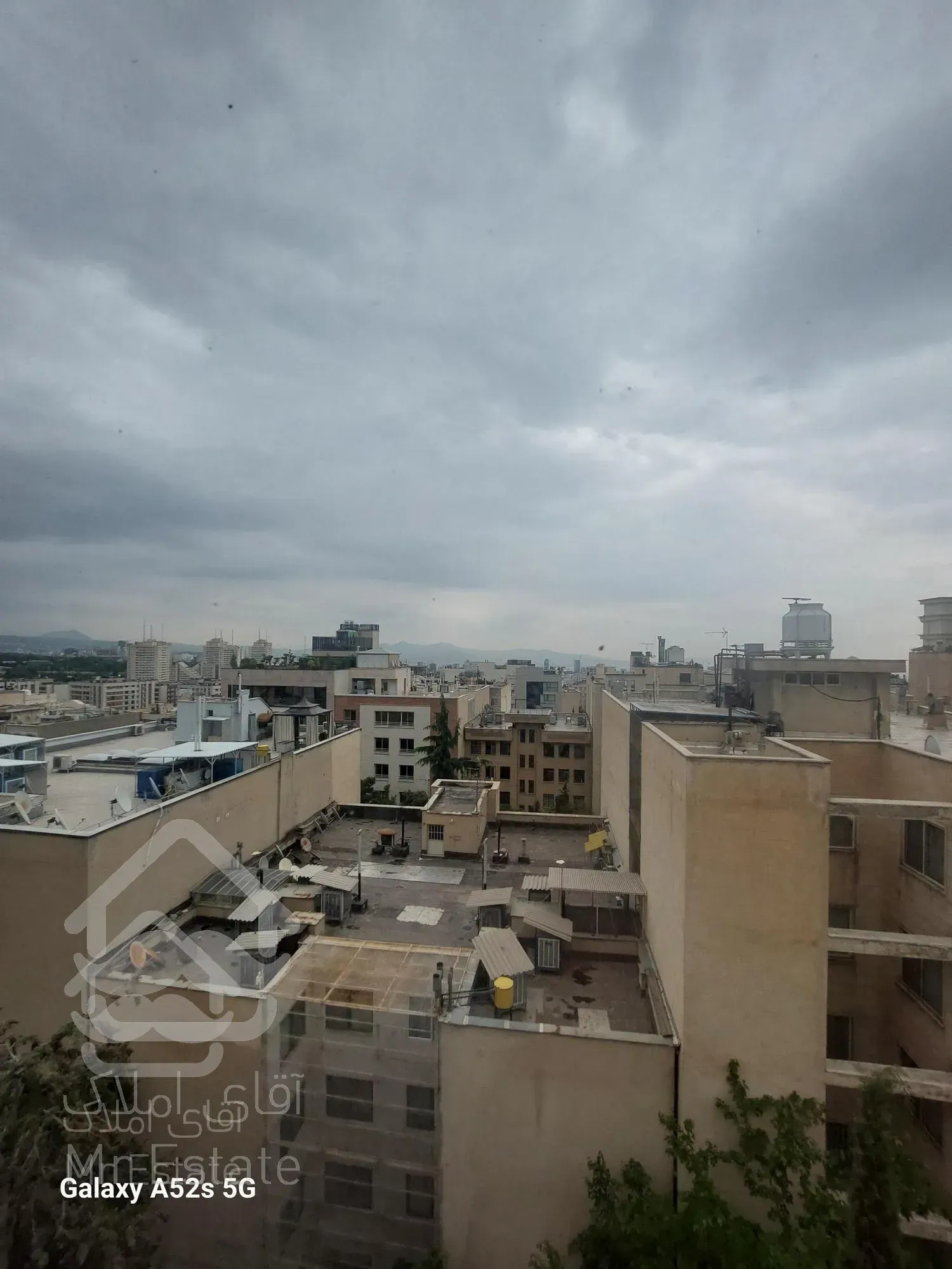 ۲۱۵متری ۴خواب  ۲پارکینگ سندی باکس