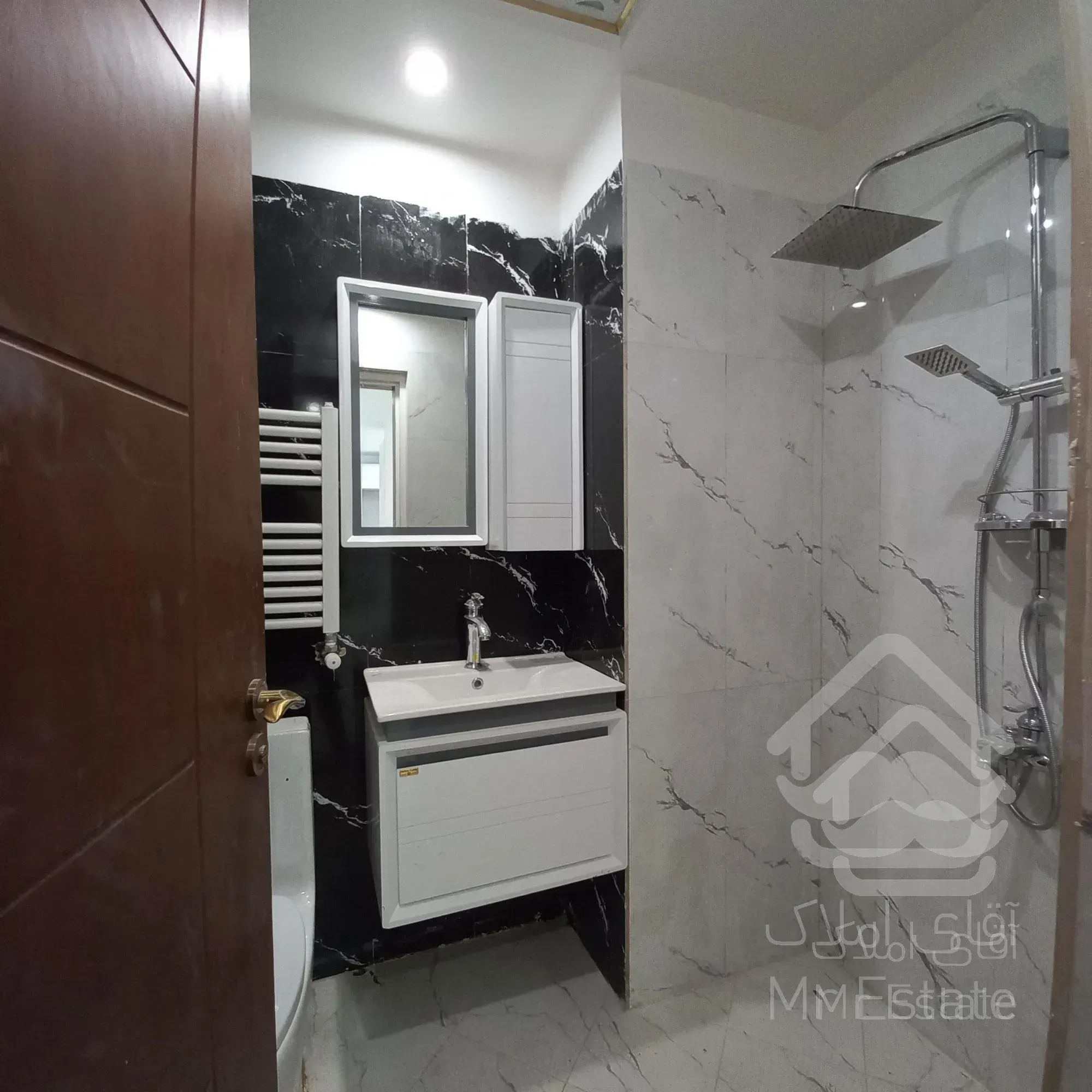 ۱۱۷ متر، قلب تپنده تجارت/رونیکا پالاس هروی