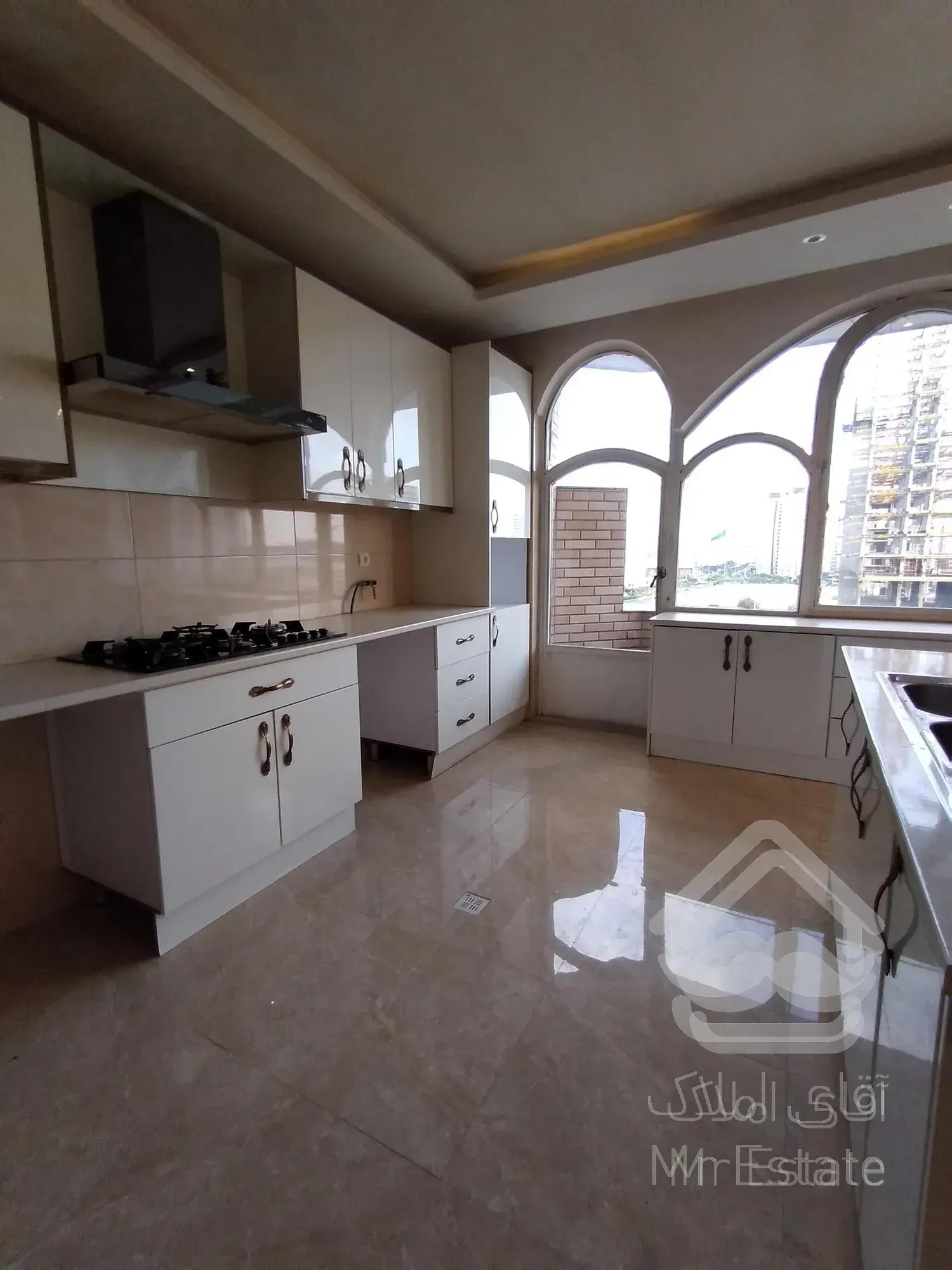 ۱۶۵ متر/۳خواب/دوقدمی دریاچه