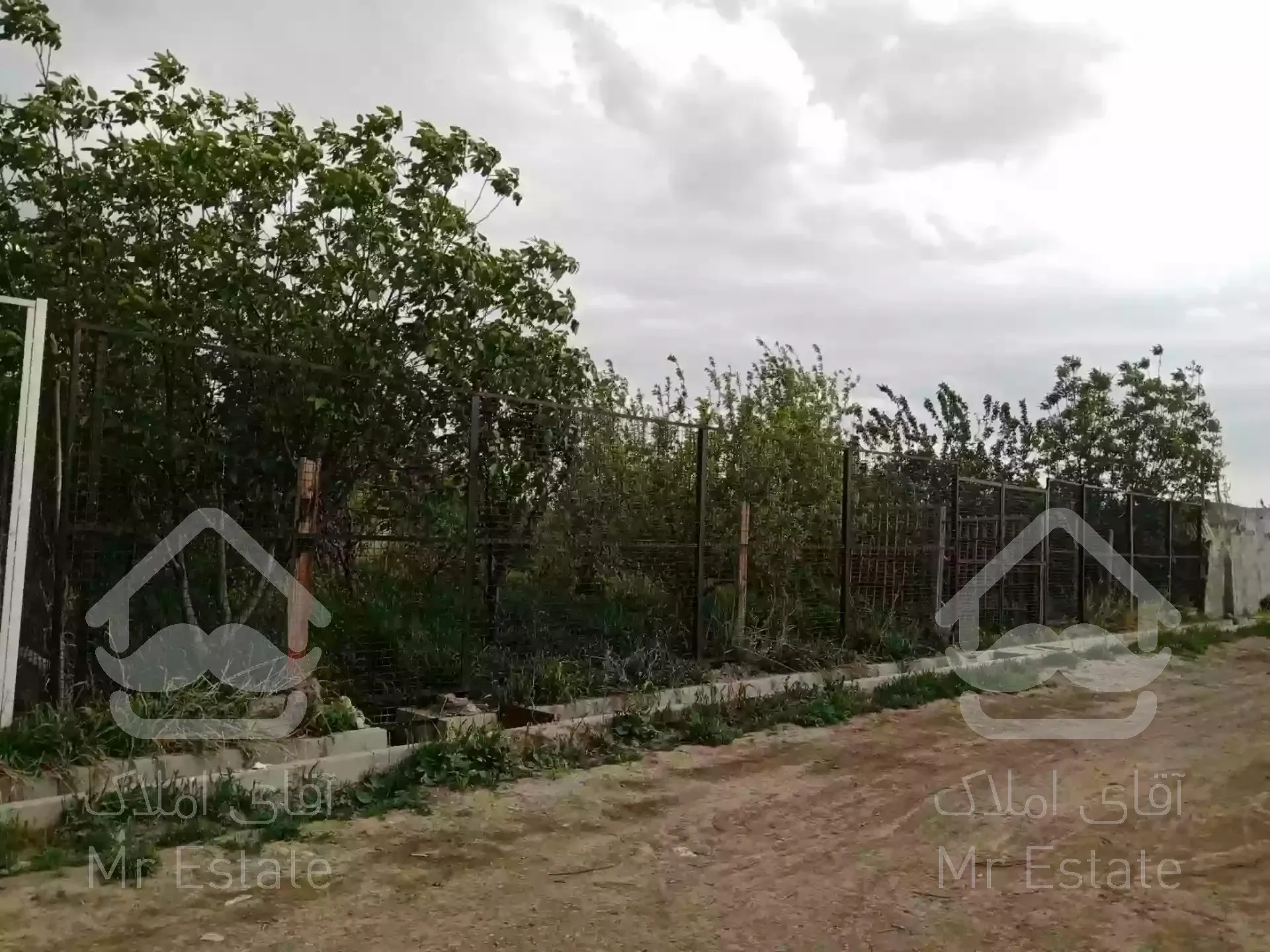 باغ ۱۰۰۰ متری در رباط کریم