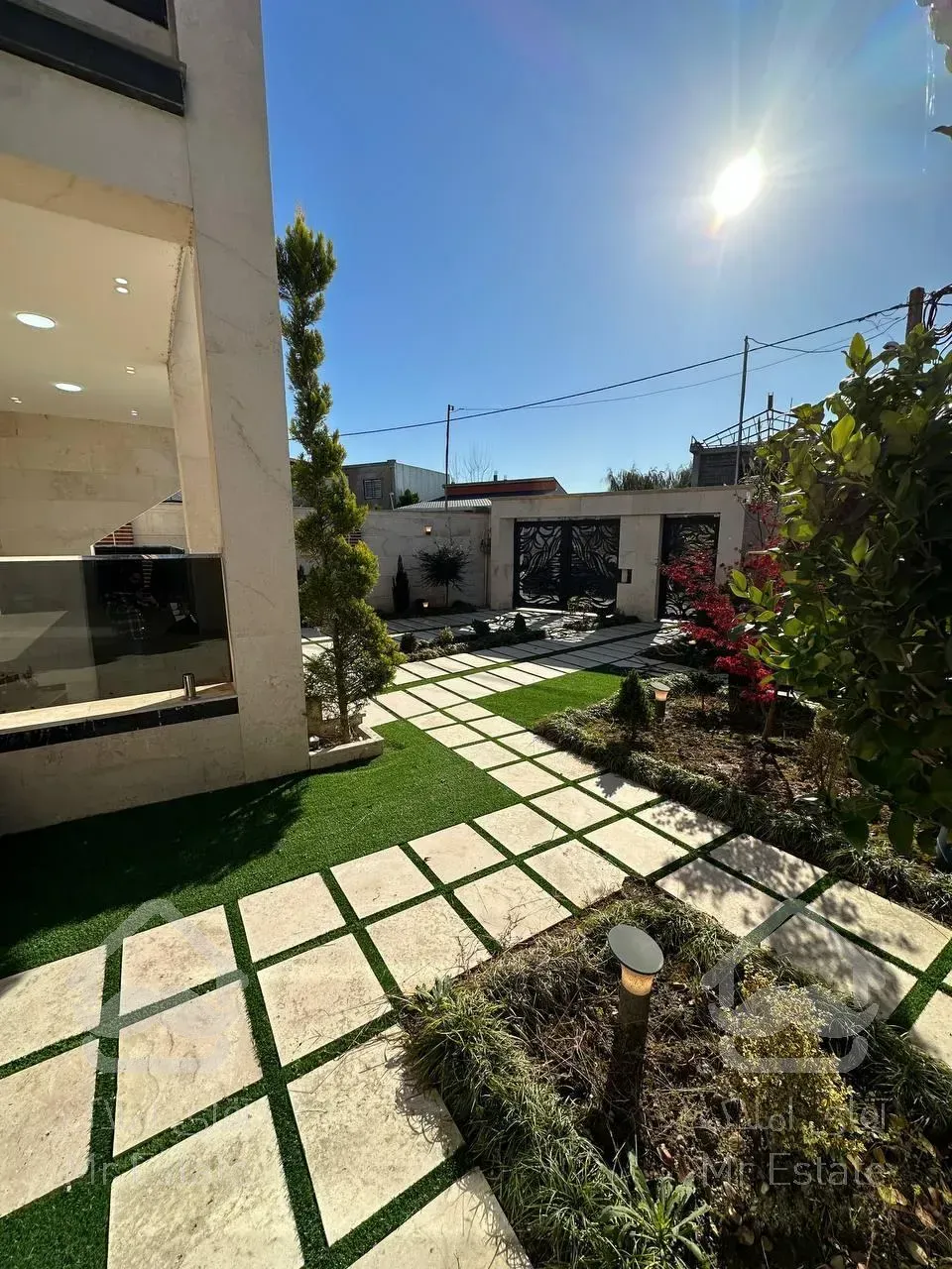 ویلا باغ فلت۳۱۰متری استخرداخلی خاص ولاکچری