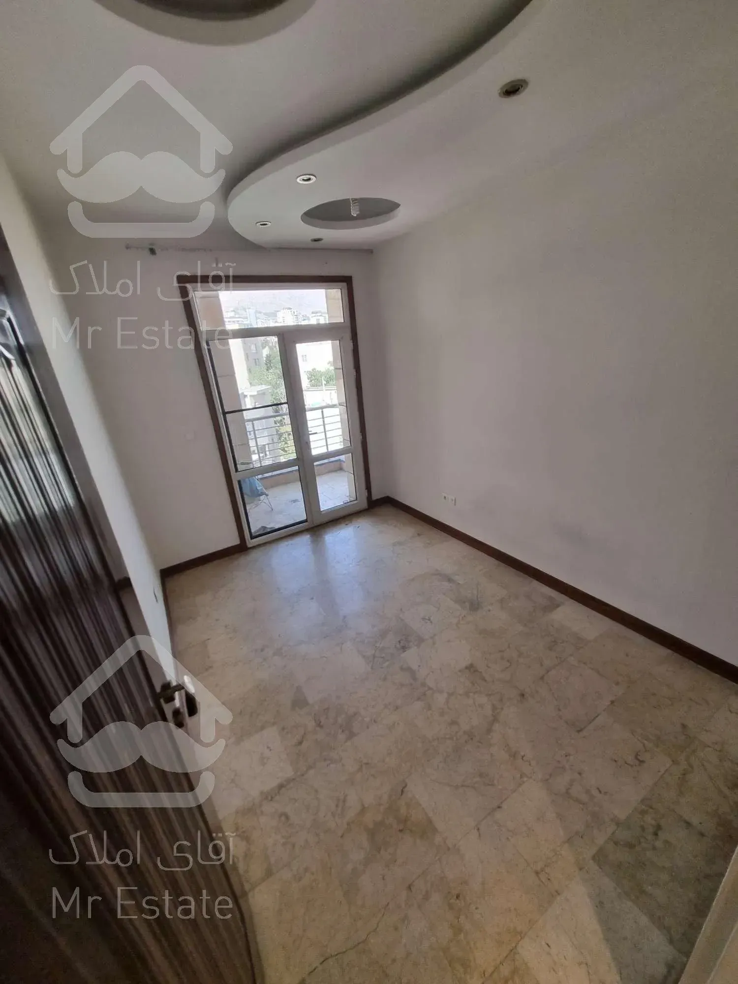 آپارتمان ۱۴۰ متری دردزاشیب