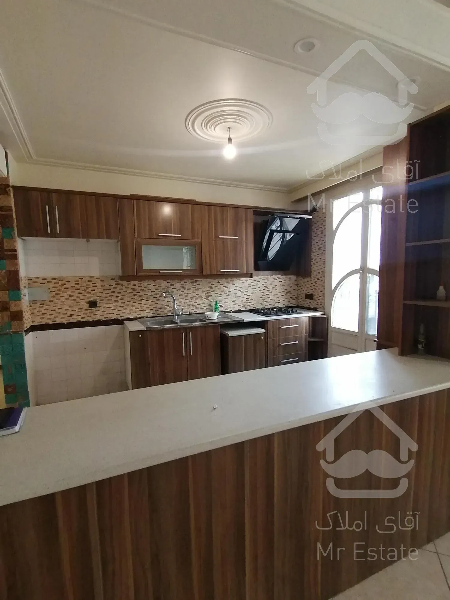 77 متر، دو خواب، سازمان برنامه