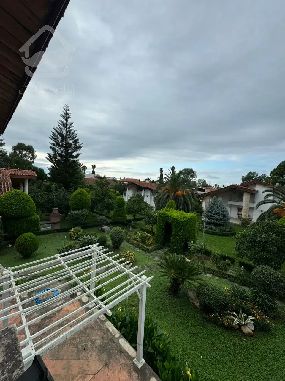 رهن و اجاره ویلا شهرک برند منطقه ۹۰۰متری وازیوار لوکس