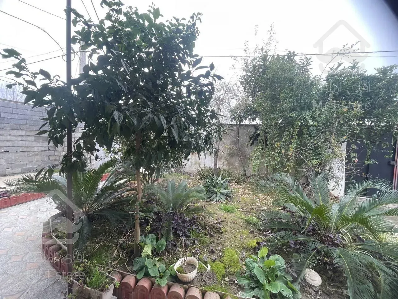 ویلا فلت ۳۰۰متری/بازسازی شده/مدارک قابل استعلام