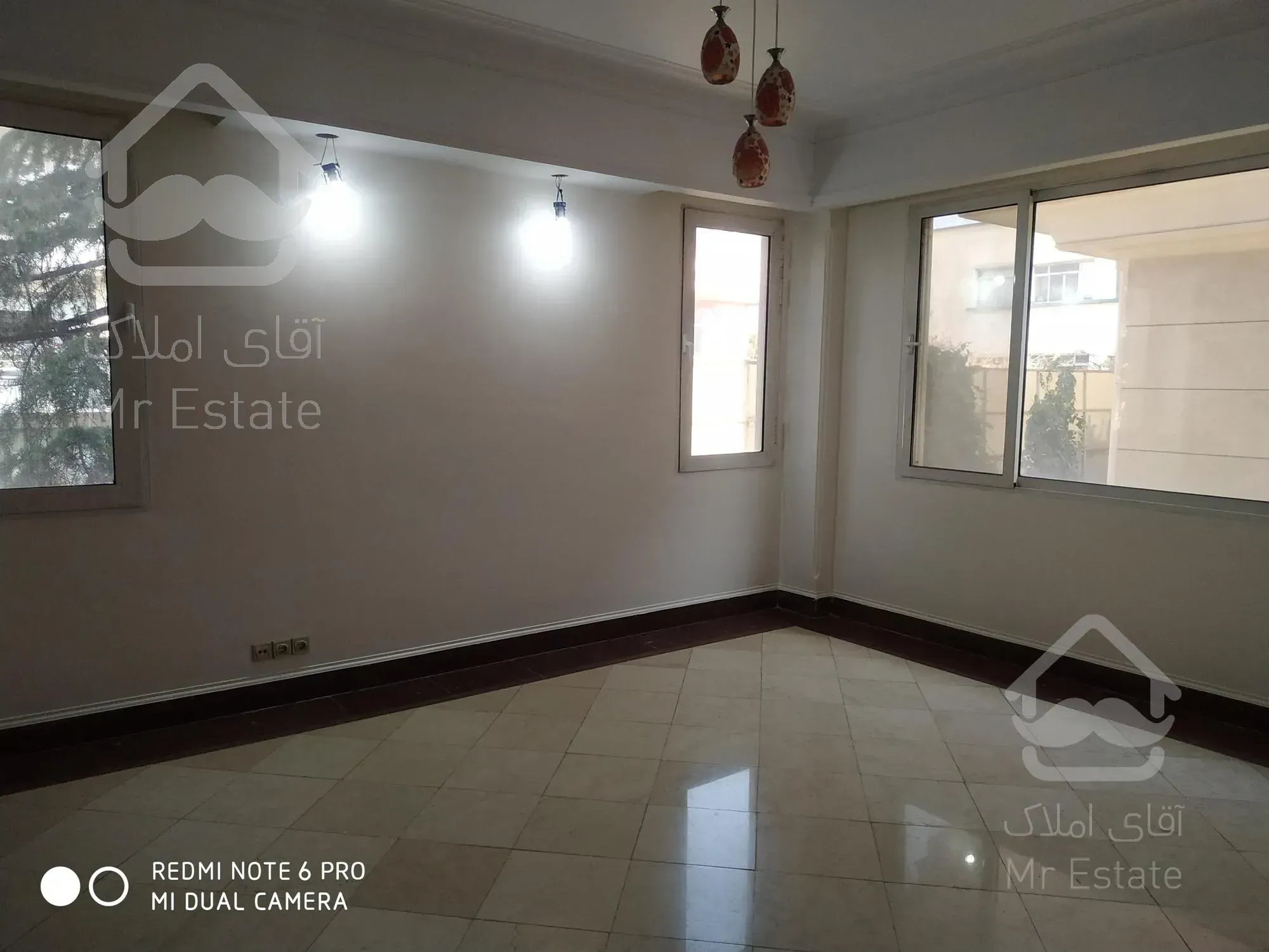 ۳۶۰متر / ۴خواب / بافت ویلایی شهرک غرب