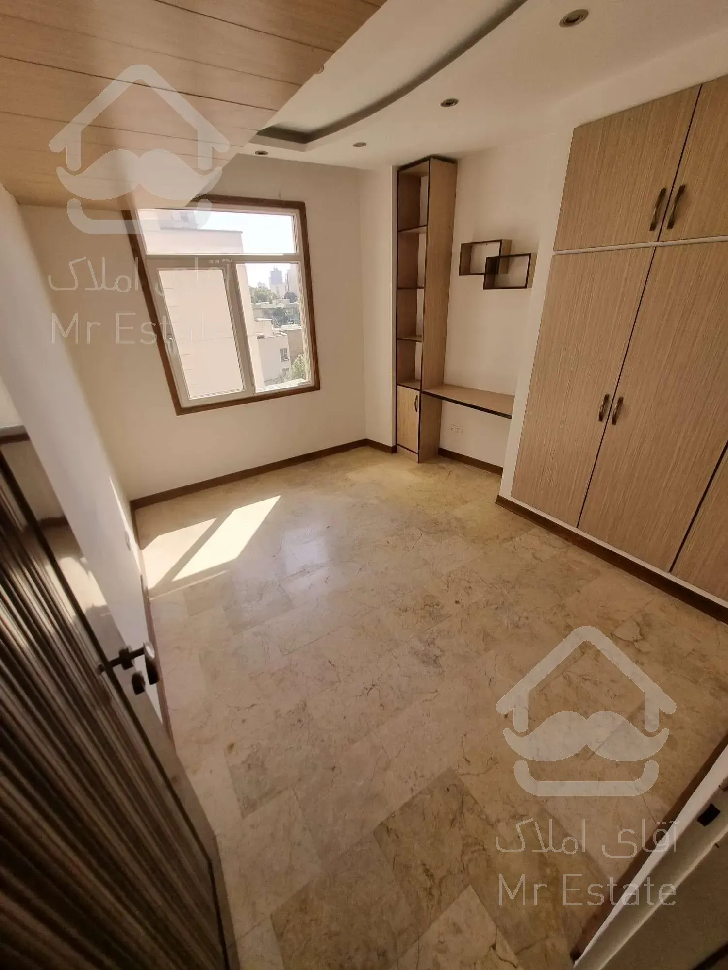 آپارتمان ۱۴۰ متری دردزاشیب