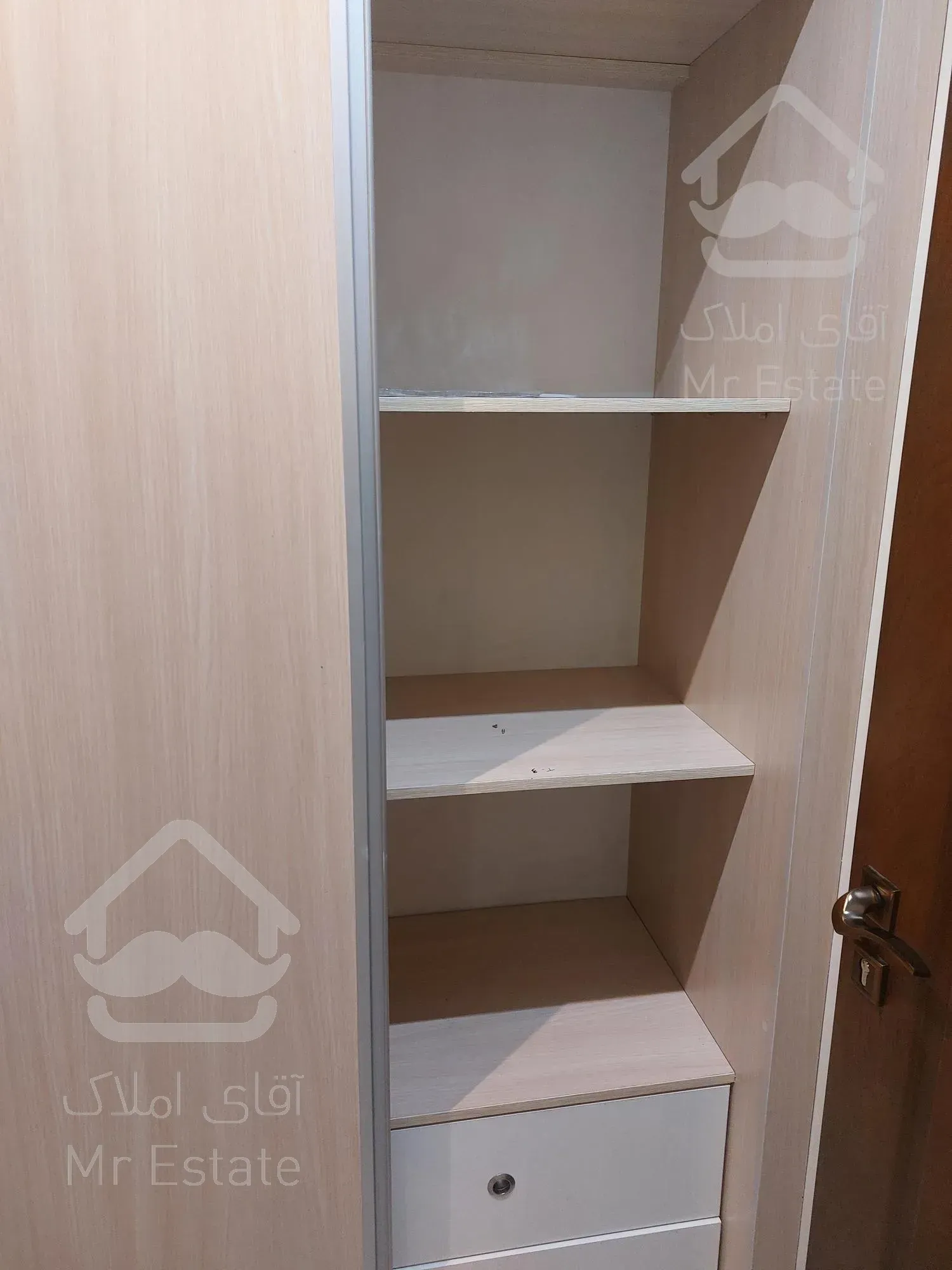 ۲۱۵ متر ۳ خواب ۳ پارکینگ تک واحدی پاسداران هروی