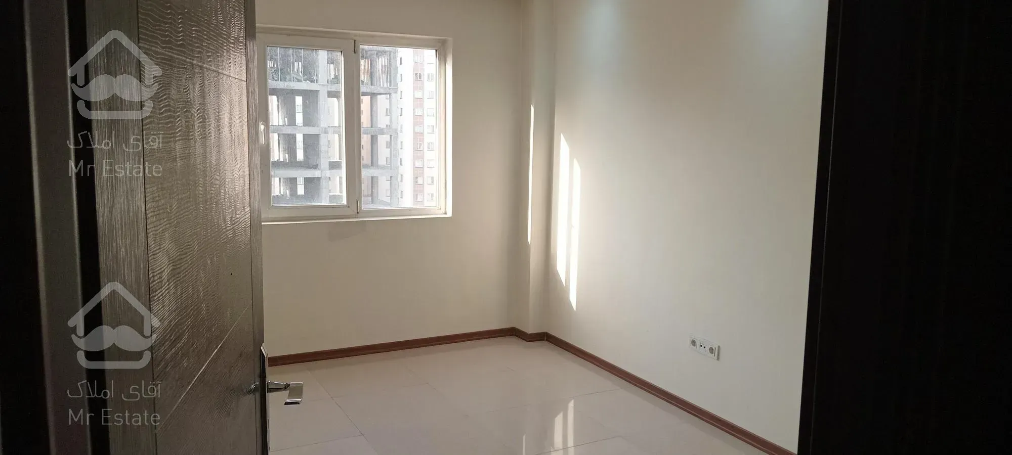 ۱۳۰ متر/ ۳ خوابه/دریاچه/رهن و اجاره فوری