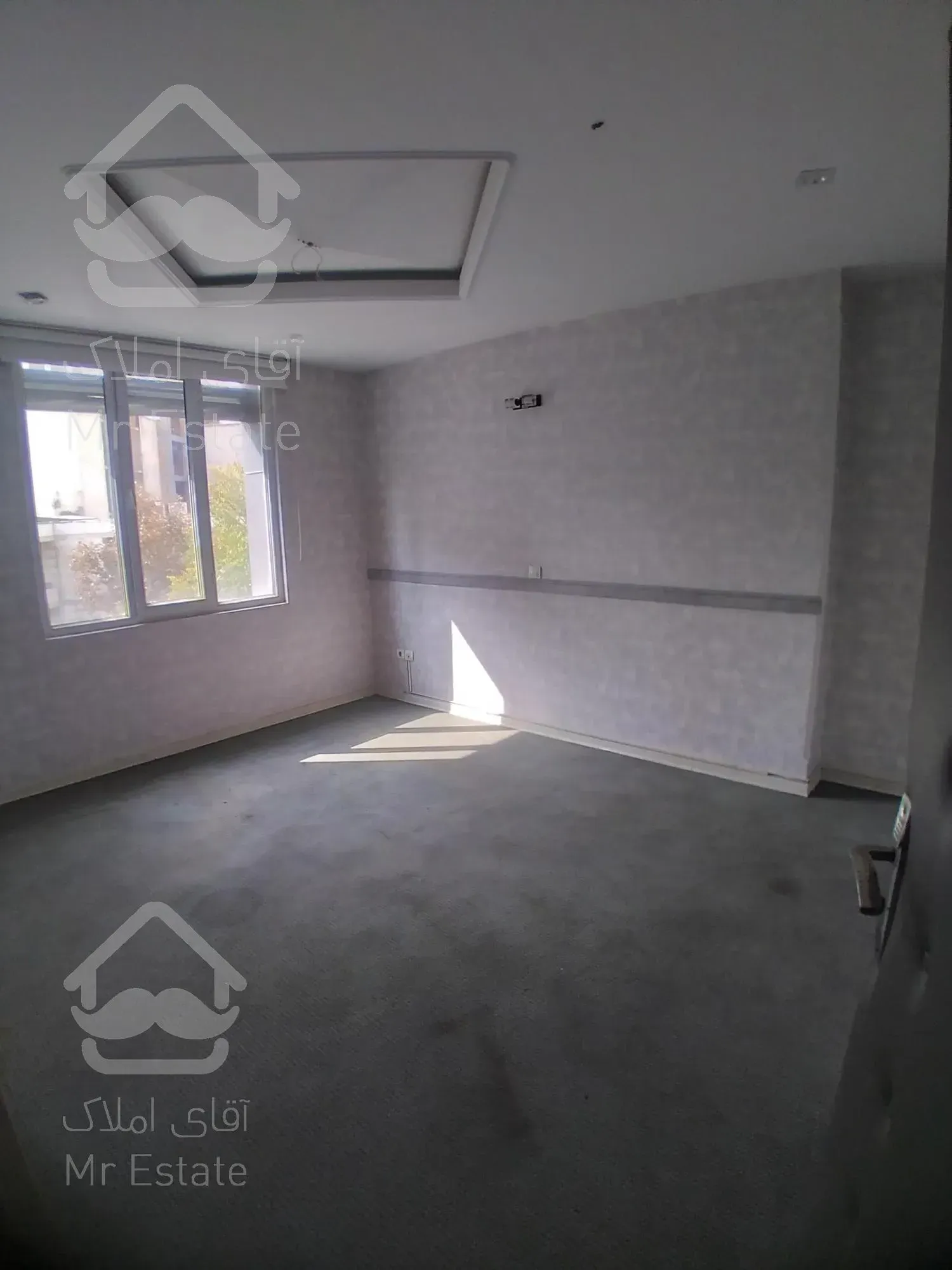 ۱۱۰ متر موقعیت اداری میدان ونک