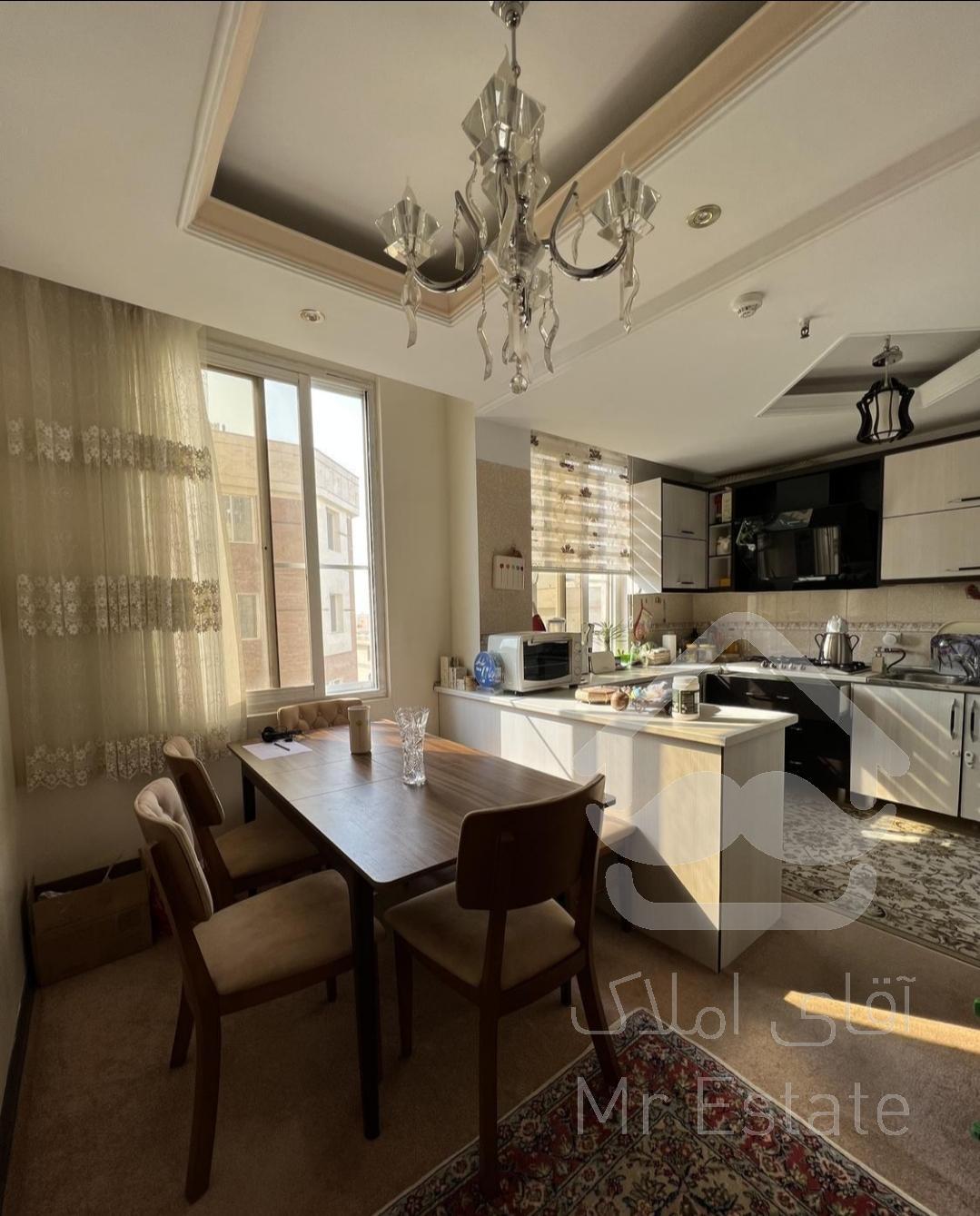 ۹۰ متر/دو خواب/سالن پرده خور/جنت شمال