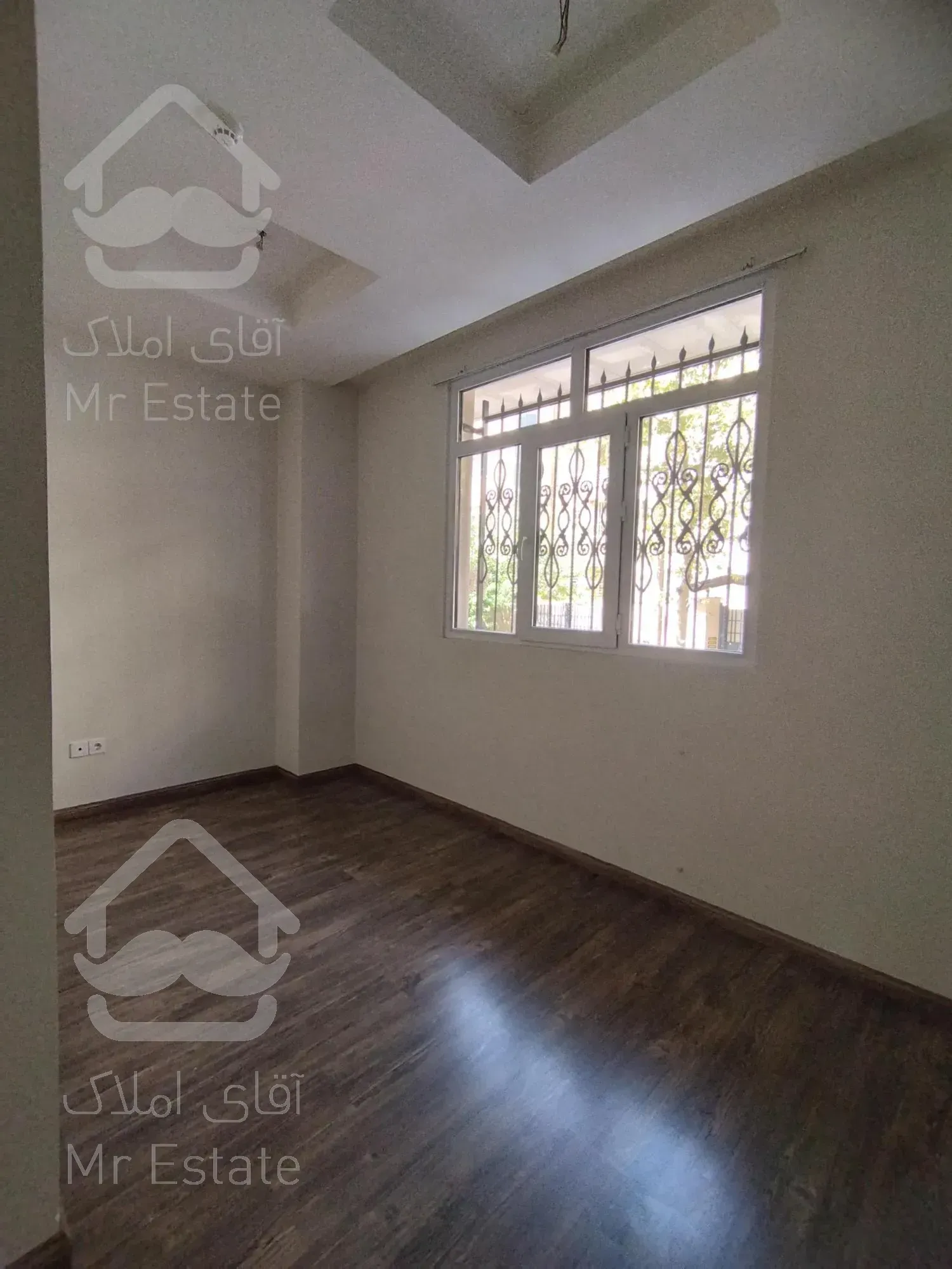 ۳ خواب رو به آفتاب کم واحد استخر فعال