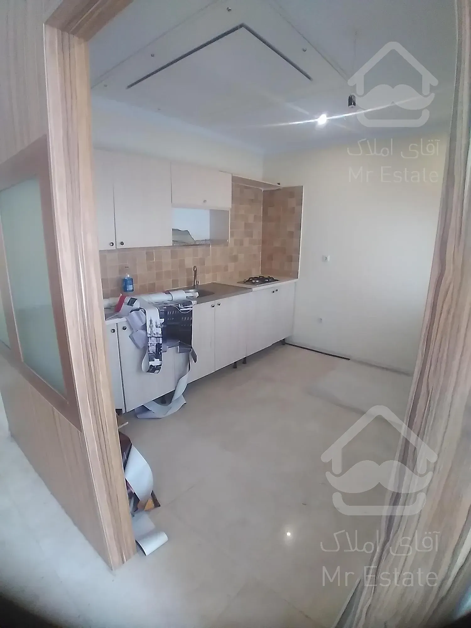 ۱۴۰ متر سند اداری گاندی