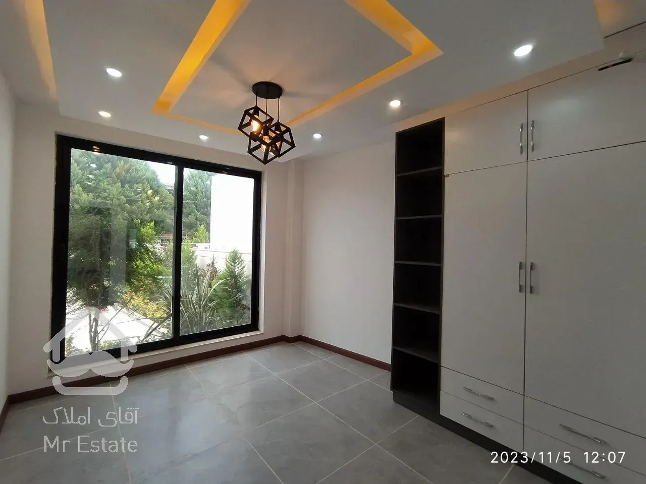 ویلا تریبلکس طراحی ژورنالی با دو روفگاردن ویو ابدی