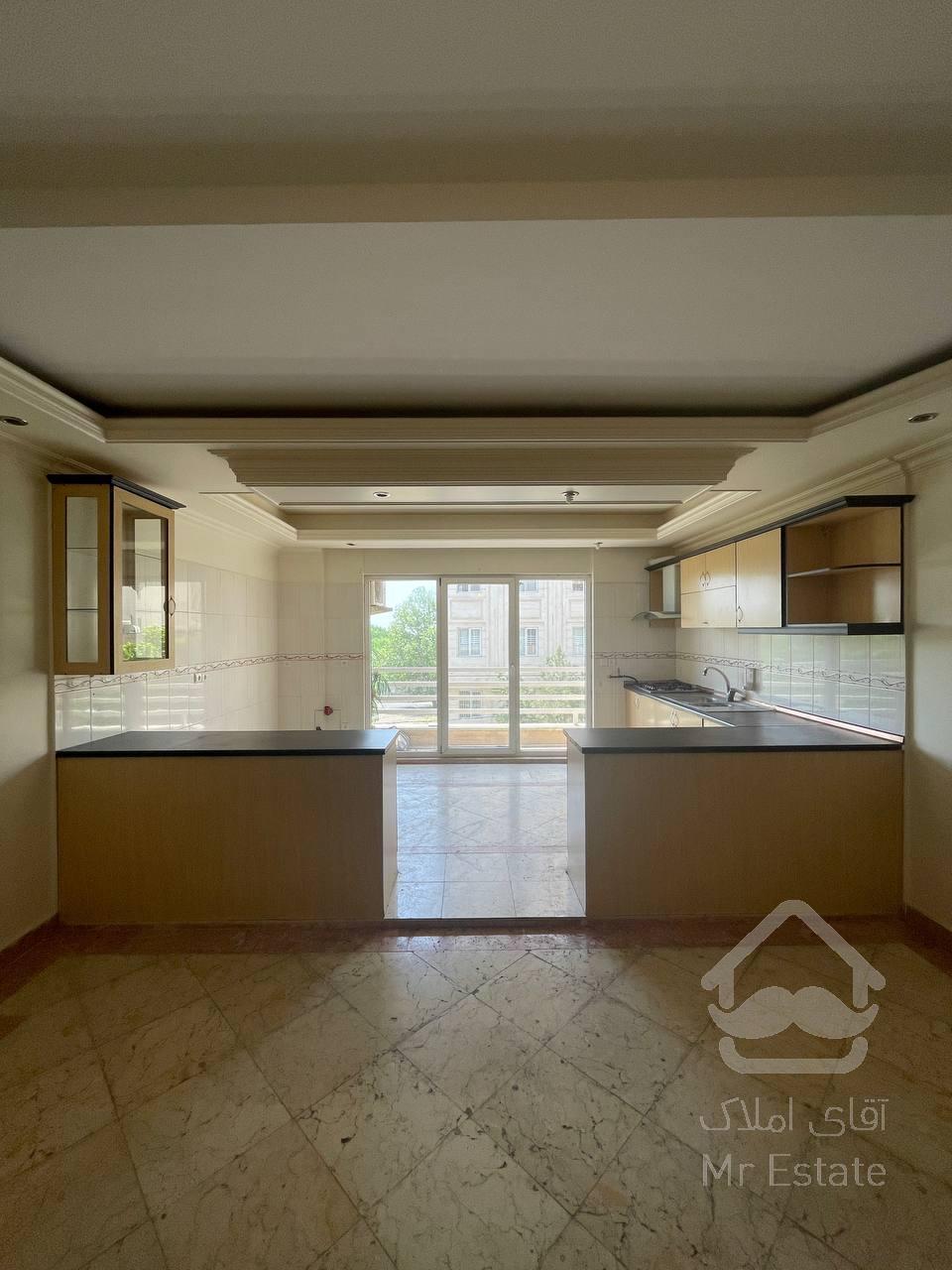 92متر 2خواب روبه آفتاب روبه پارک