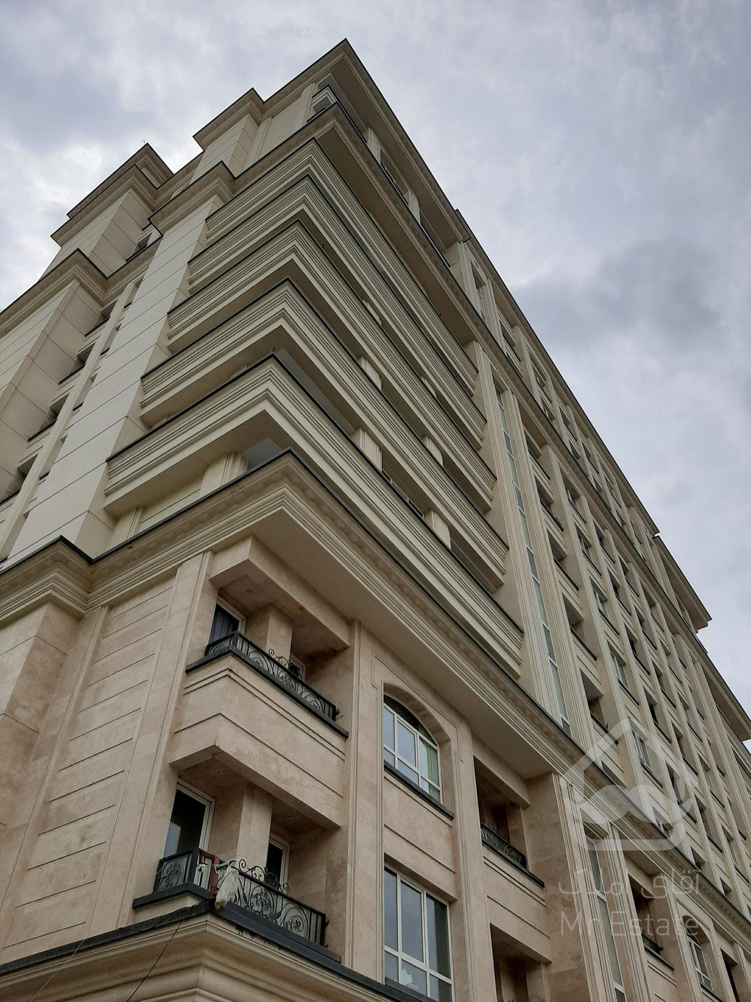 ۱۰۵متر بر فراز آسمان ها