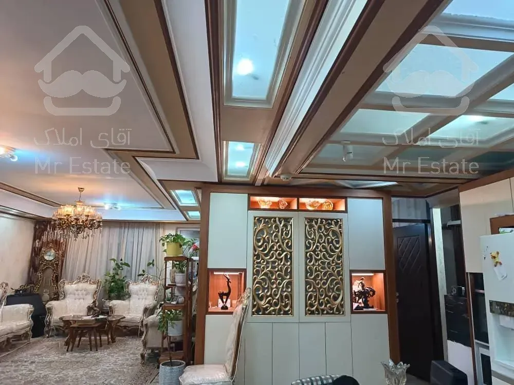 پادادشرقی/۱۳۰متر۳خواب/فول امکانات