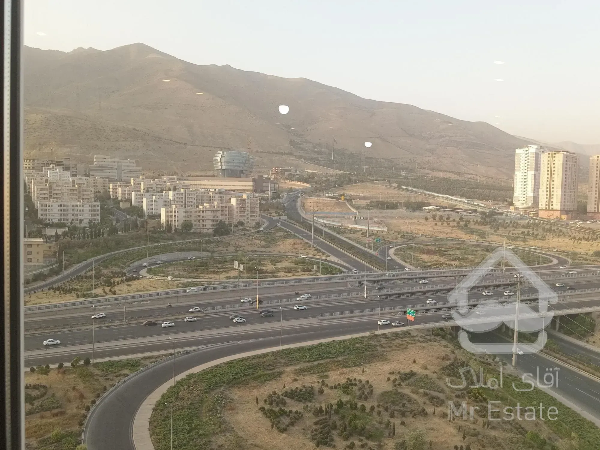 ۱۱۰ متر /۲خوابه/ برج مجلل آسمان/ دریاچه