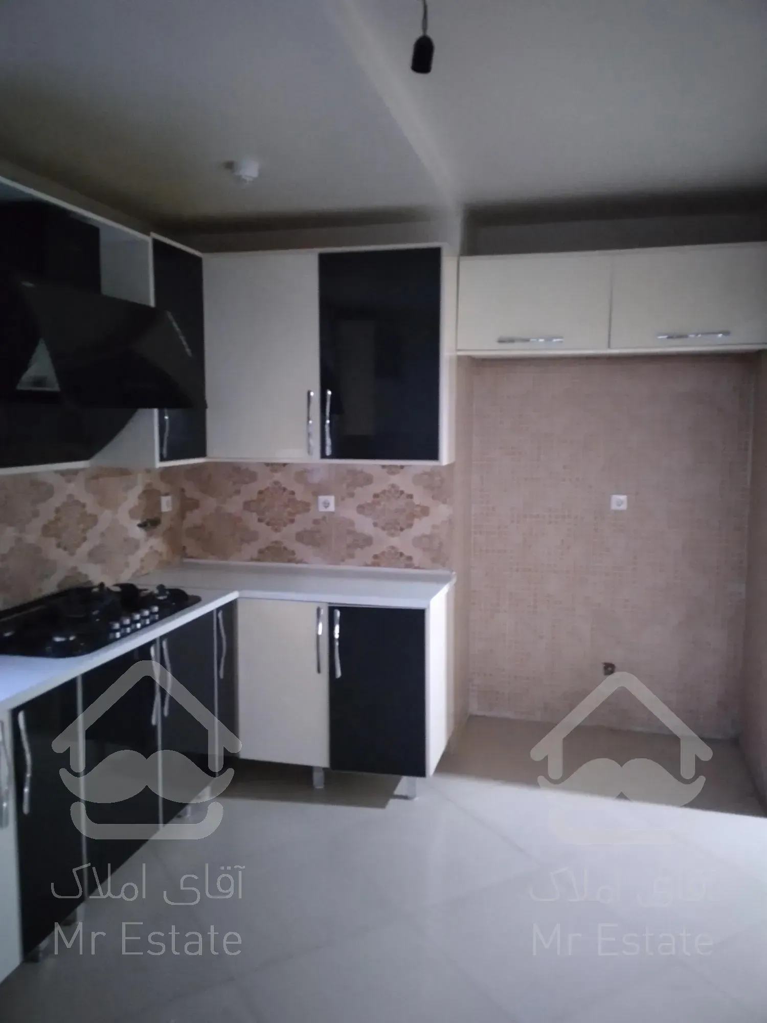 ۱۵۰ متر/۲خواب/دو قدمی دریاچه