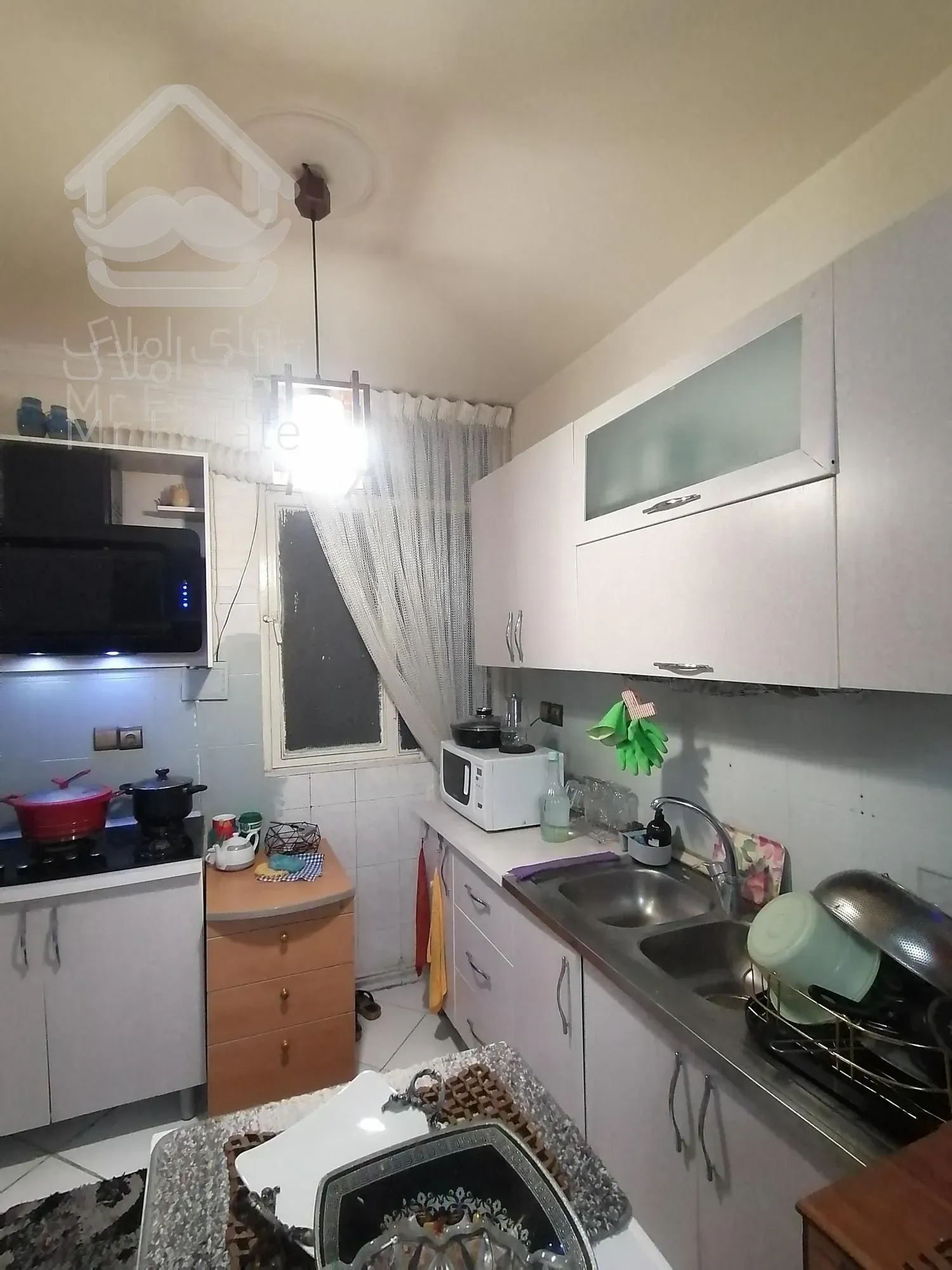 77 متر، دو خواب، سازمان برنامه