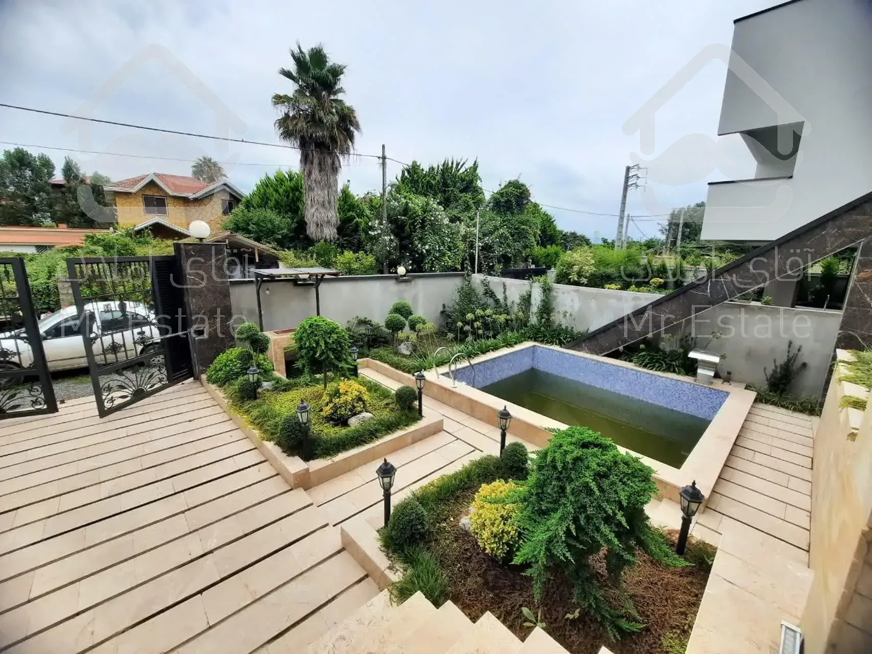 فروش ویلا در رویان سیاهرودفروش ویلا در رویان استخر دار شهرکی سند دار کلید نخورده شیک