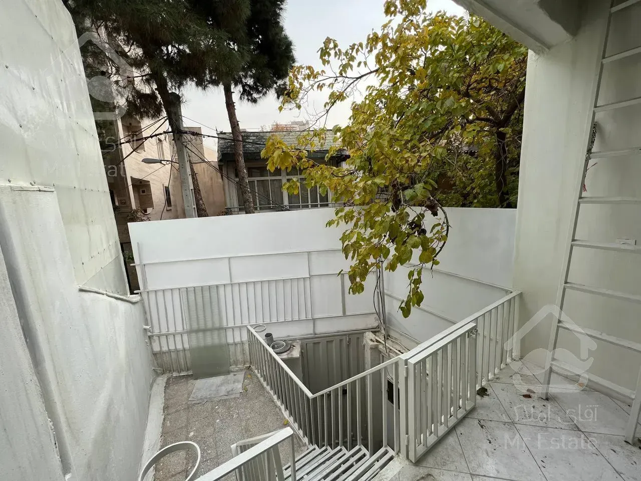 خانه حیاط دار دربست فول بازسازی شده و کلید نخورده