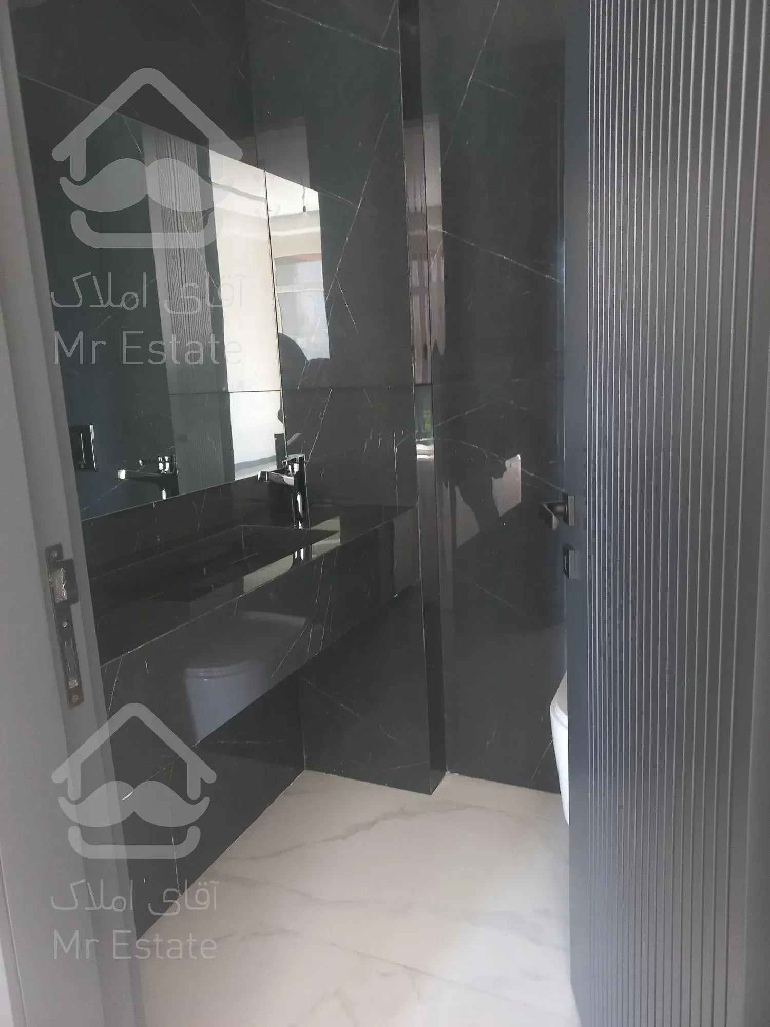 نوساز مدرن. دلیری . ۷۰ متری