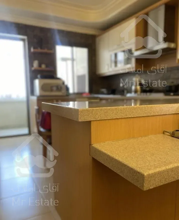 ۲۱۰متر  /  ۴خواب  /  بلوار آزادگان  / سرمایه گذاری