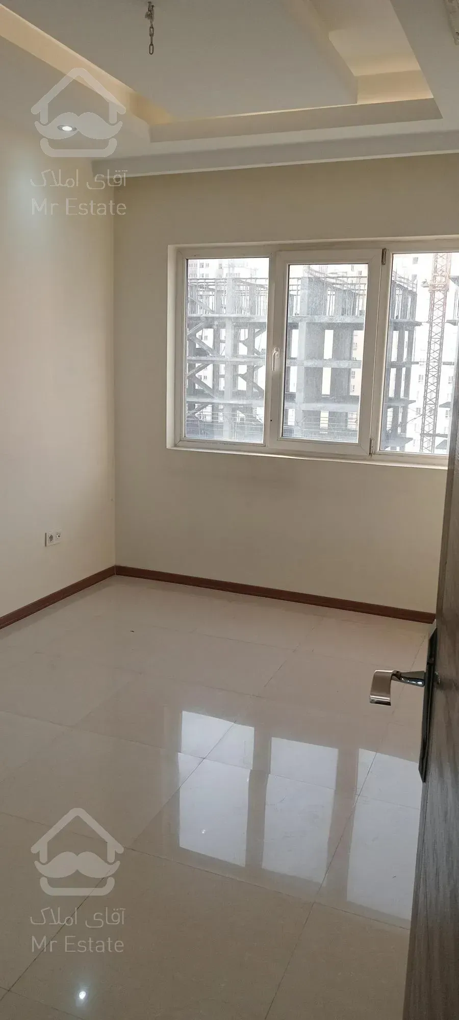 ۱۳۰ متر/ ۳ خوابه/دریاچه/رهن و اجاره فوری