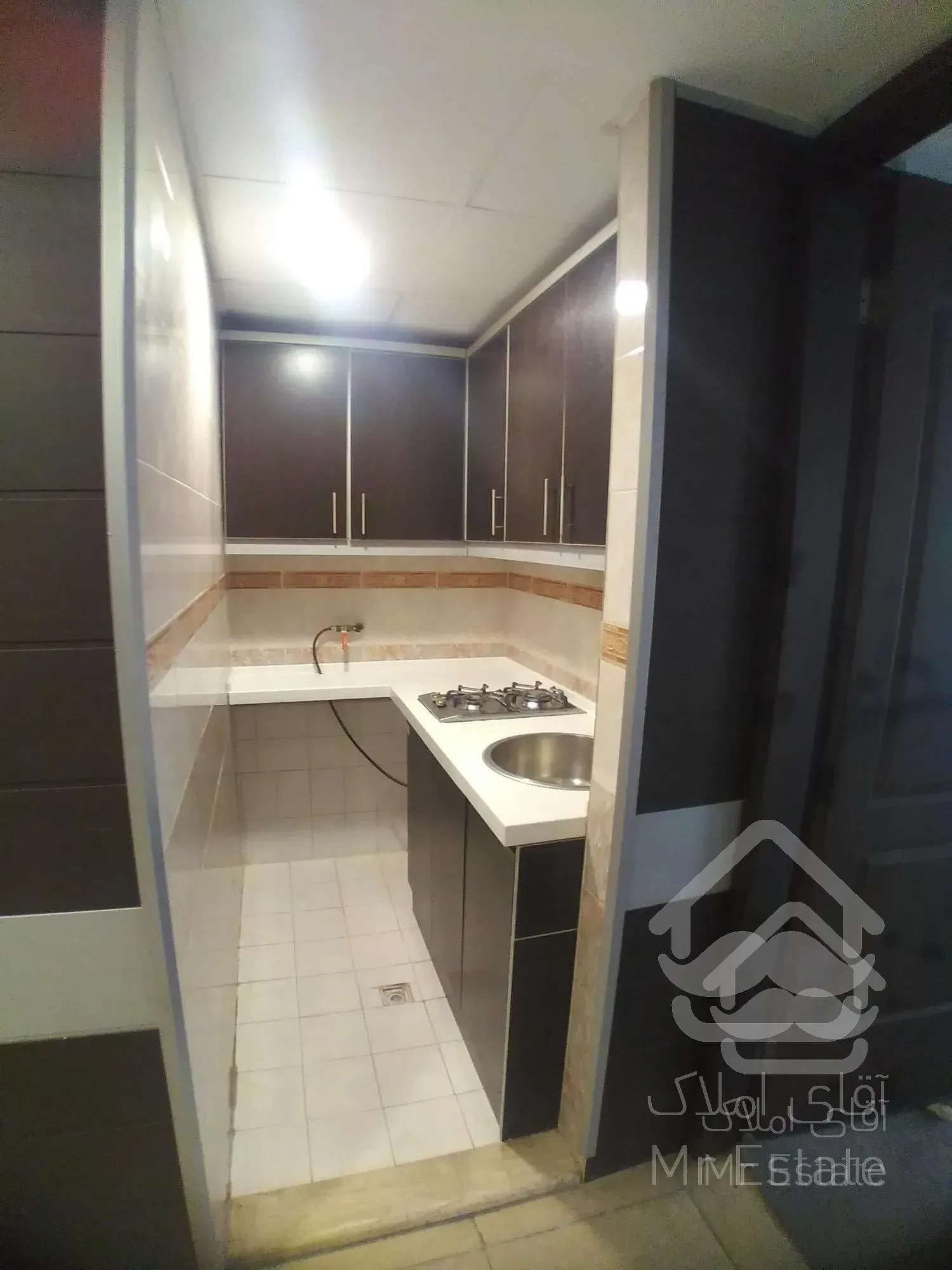 ۴ واحد در یک طبقه سند اداری