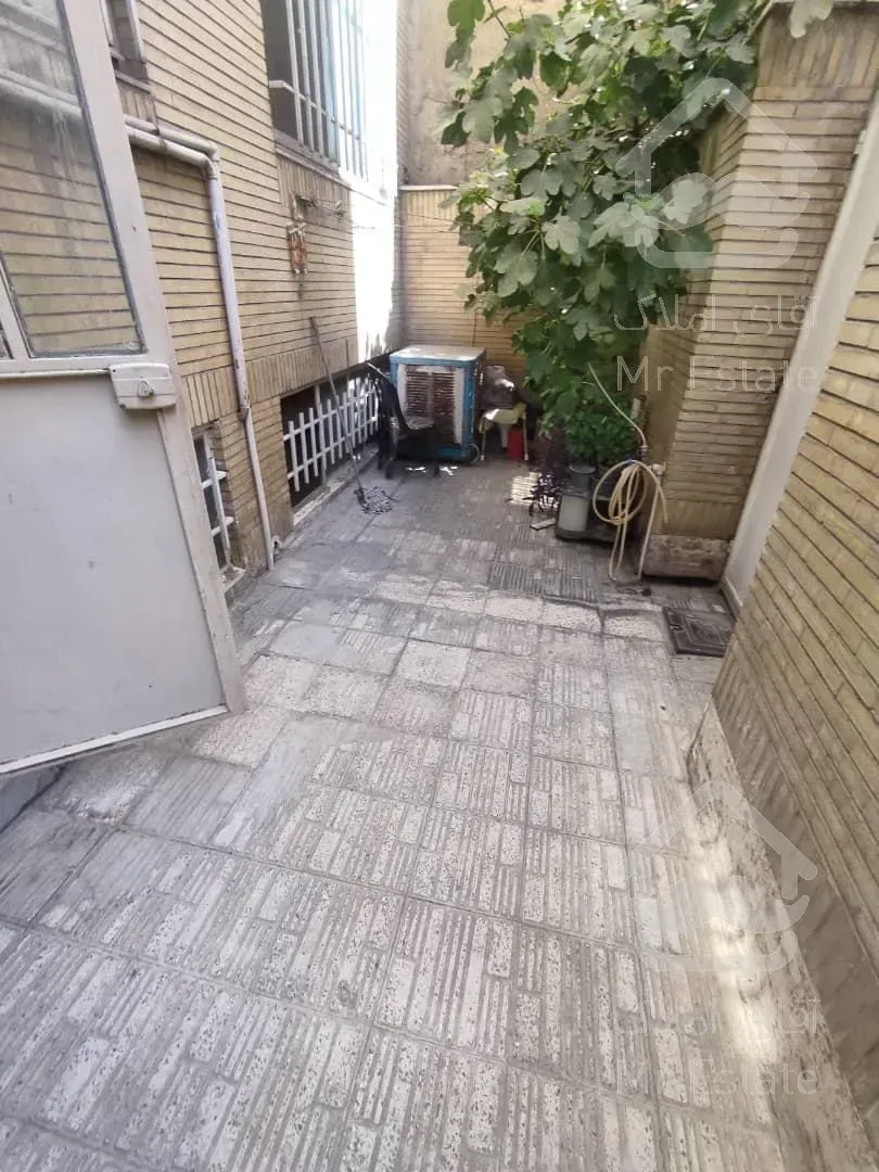 ۴۴متری در خیابان کمیل باقیمت پایین