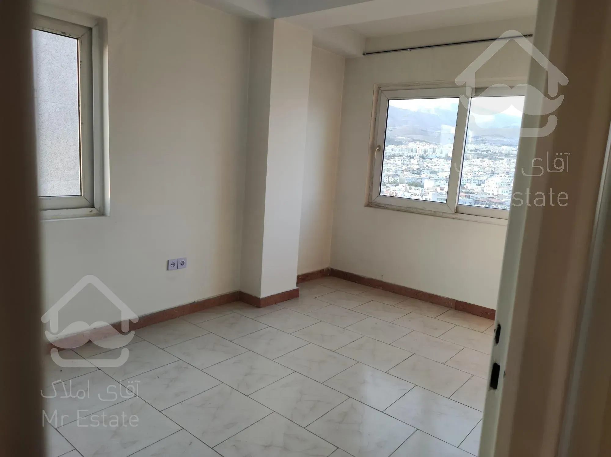 رهن و اجاره واحد ۱۴۵ متری در چیتگر دریاچه