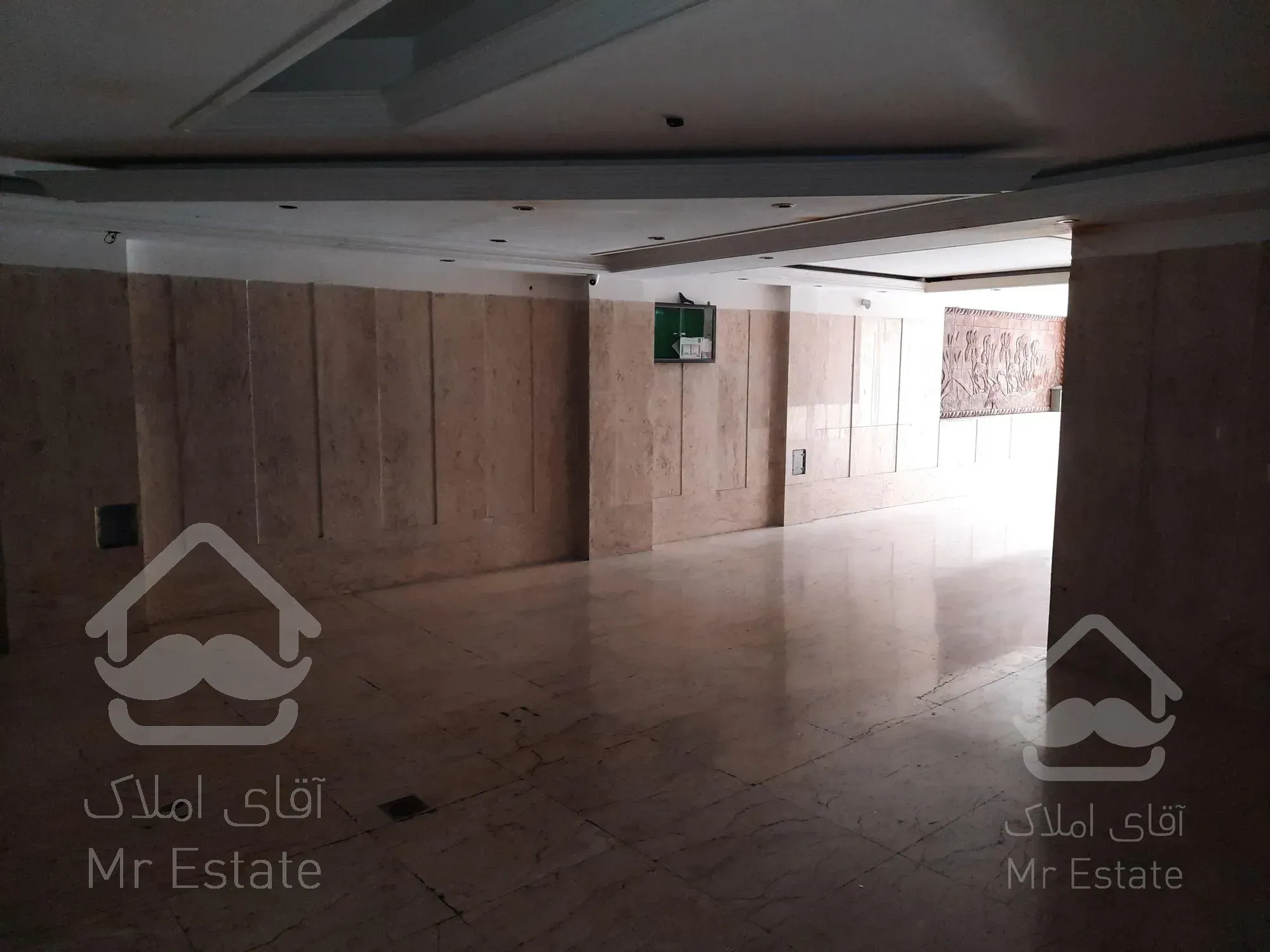 آپارتمان ۸۲ متری با موقعیت کاملا اداری در ایرانشهر