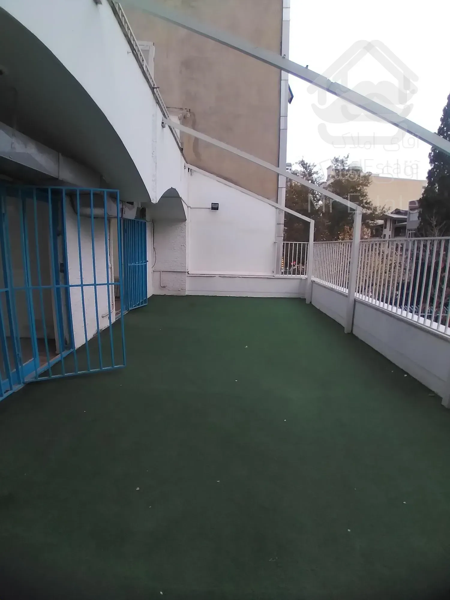 ۴۰۰ متر زیربنا  ویلایی