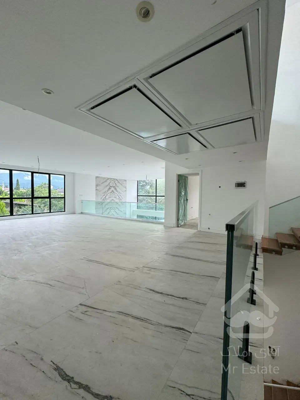 رهن و اجاره ویلا مدرن ۹۰۰متری لوکس استخردار رویان