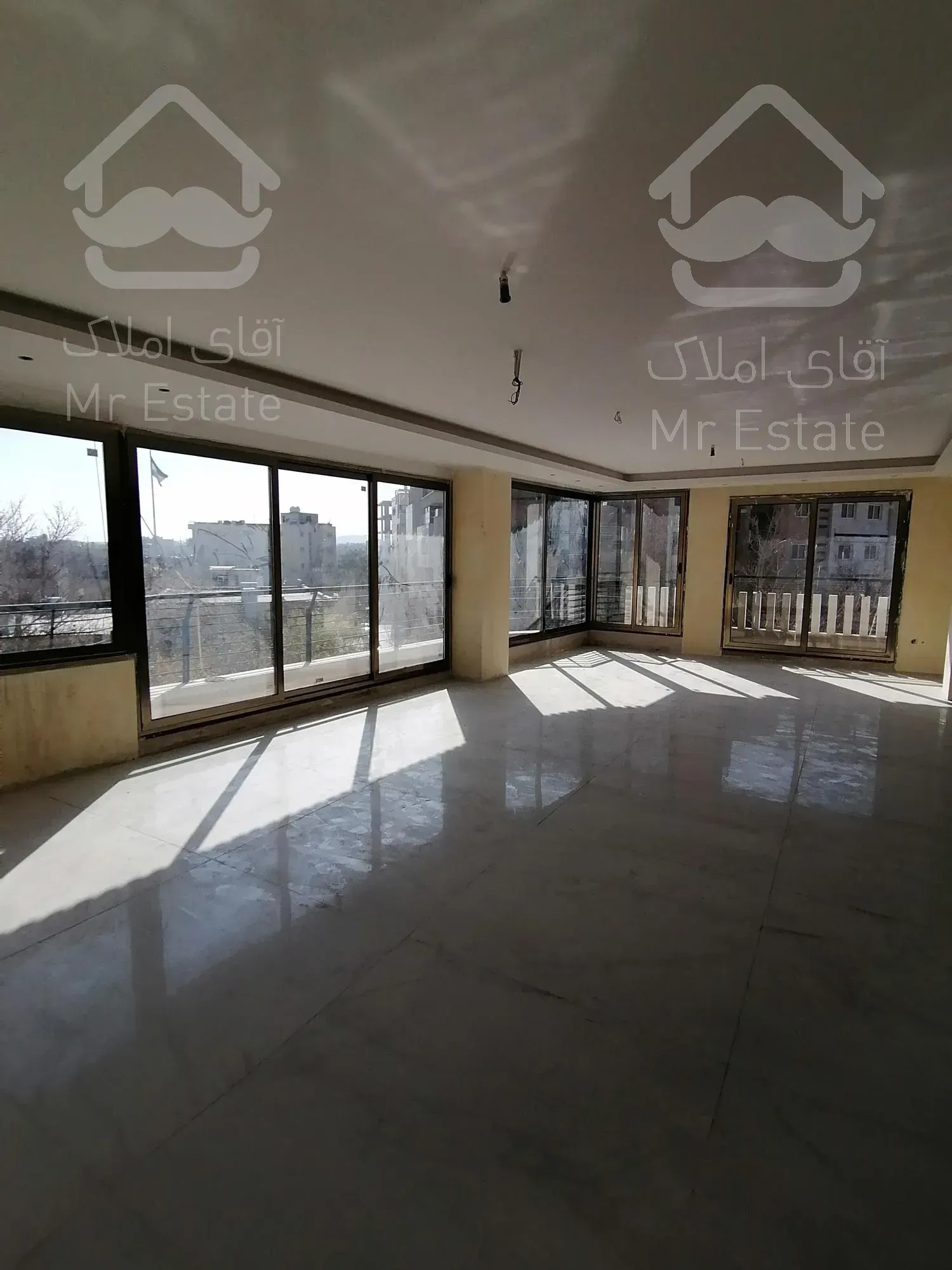 آپارتمان/200متر/ مشتاق/ویو مادی