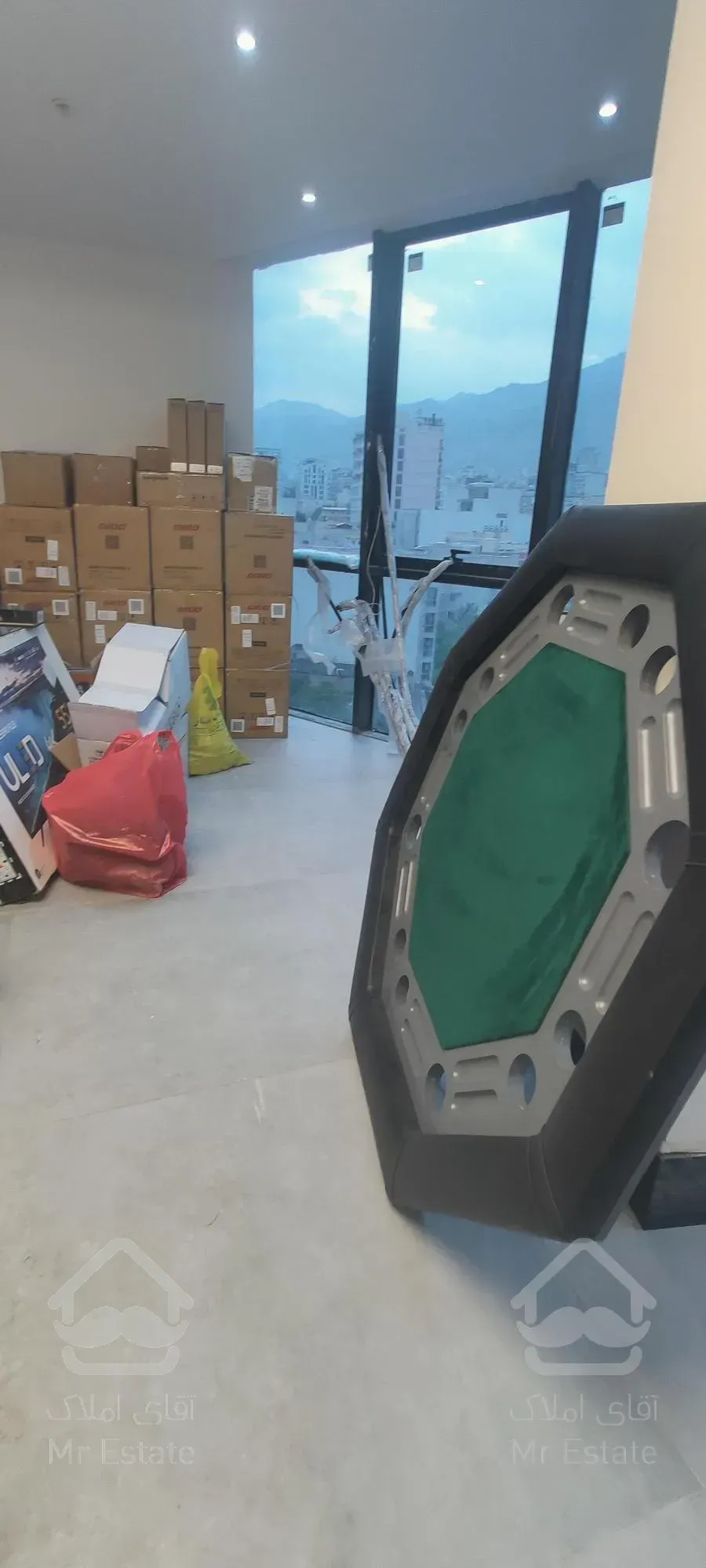 ۲۱۵ متر نوساز سند اداری کامرانیه