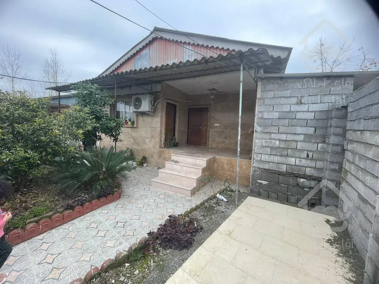 ویلا فلت ۳۰۰متری/بازسازی شده/مدارک قابل استعلام