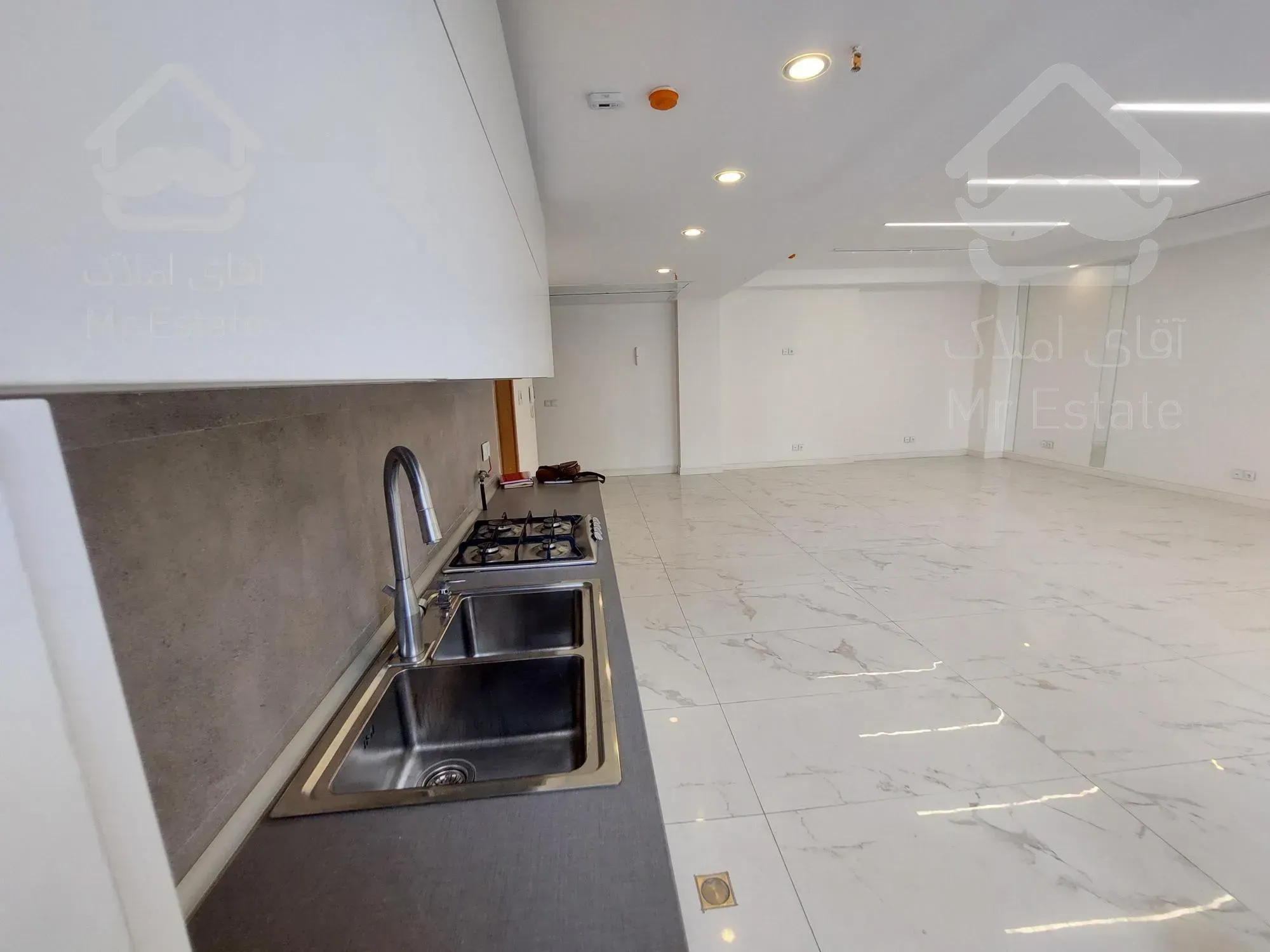 اپارتمان اداری ۱۲۰ متری در نیاوران مقدسی