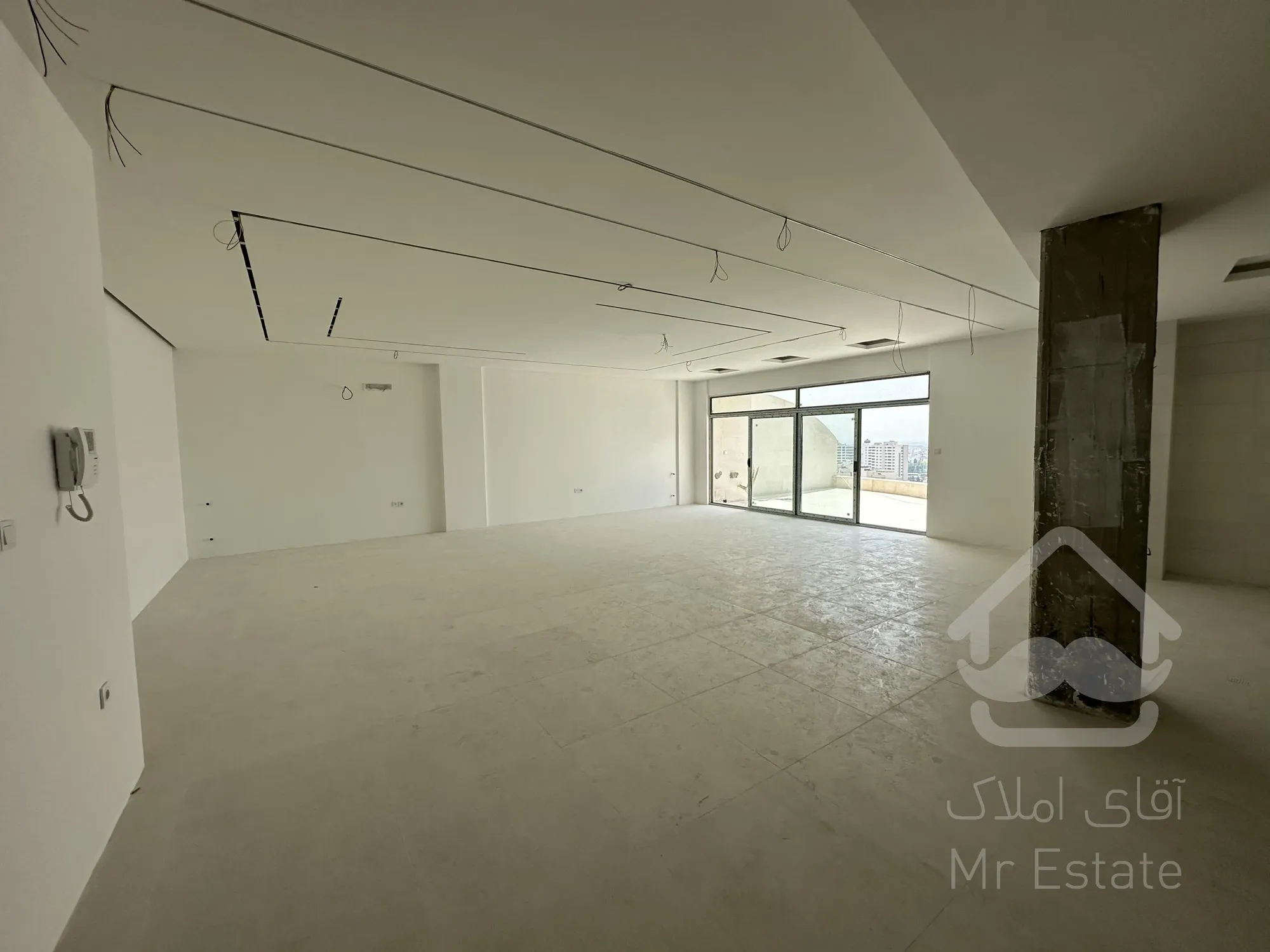 ۳خوابه ویو ابدی تراس قابل چیدمان جنوبی