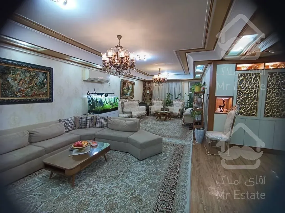 پادادشرقی/۱۳۰متر۳خواب/فول امکانات