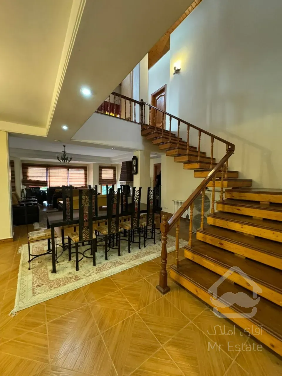 رهن و اجاره ویلا شهرک برند منطقه ۹۰۰متری وازیوار لوکس