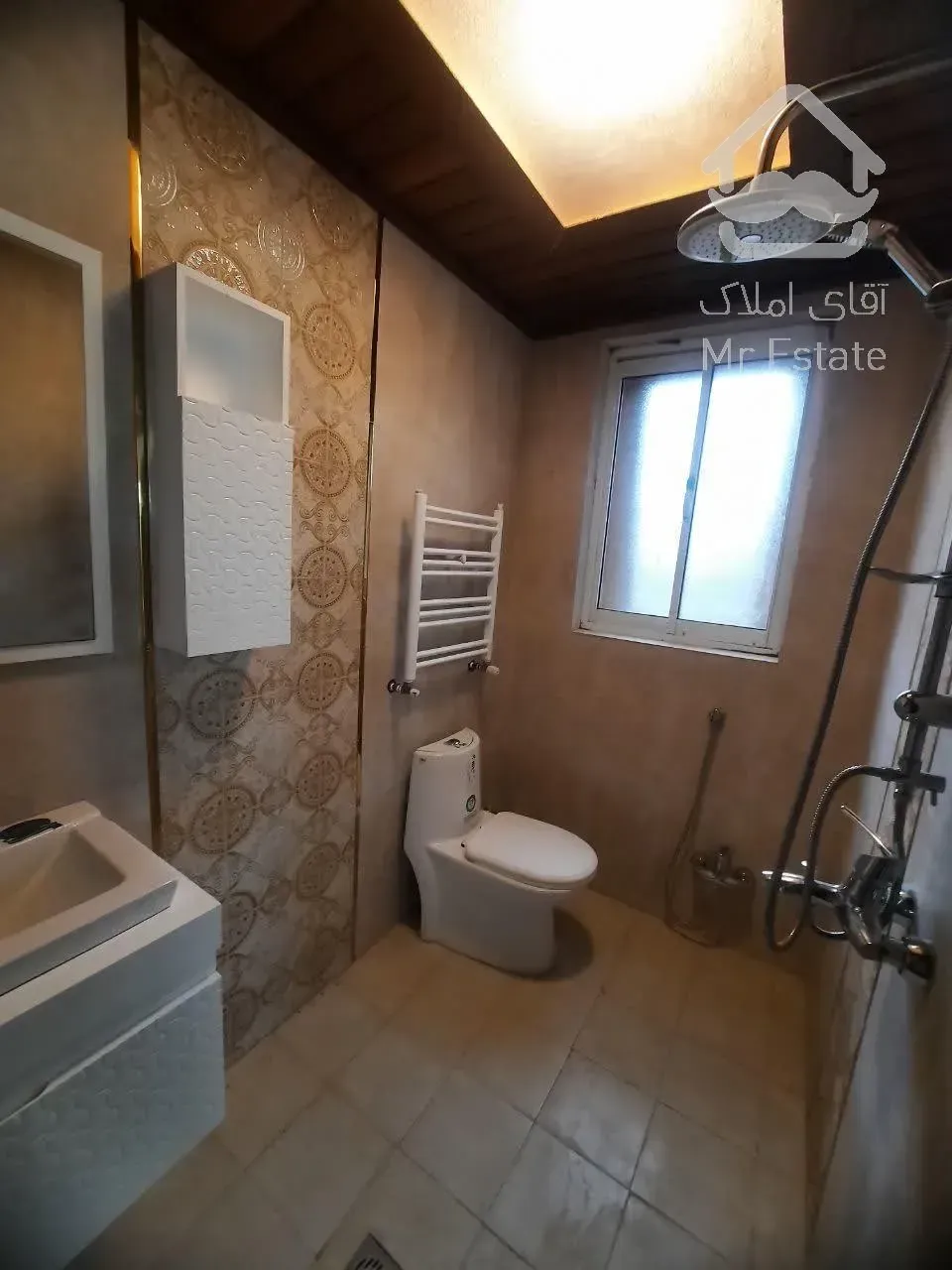 فروش ویلا در رویان استخر دار شهرکی سند دار کلید نخورده شیک