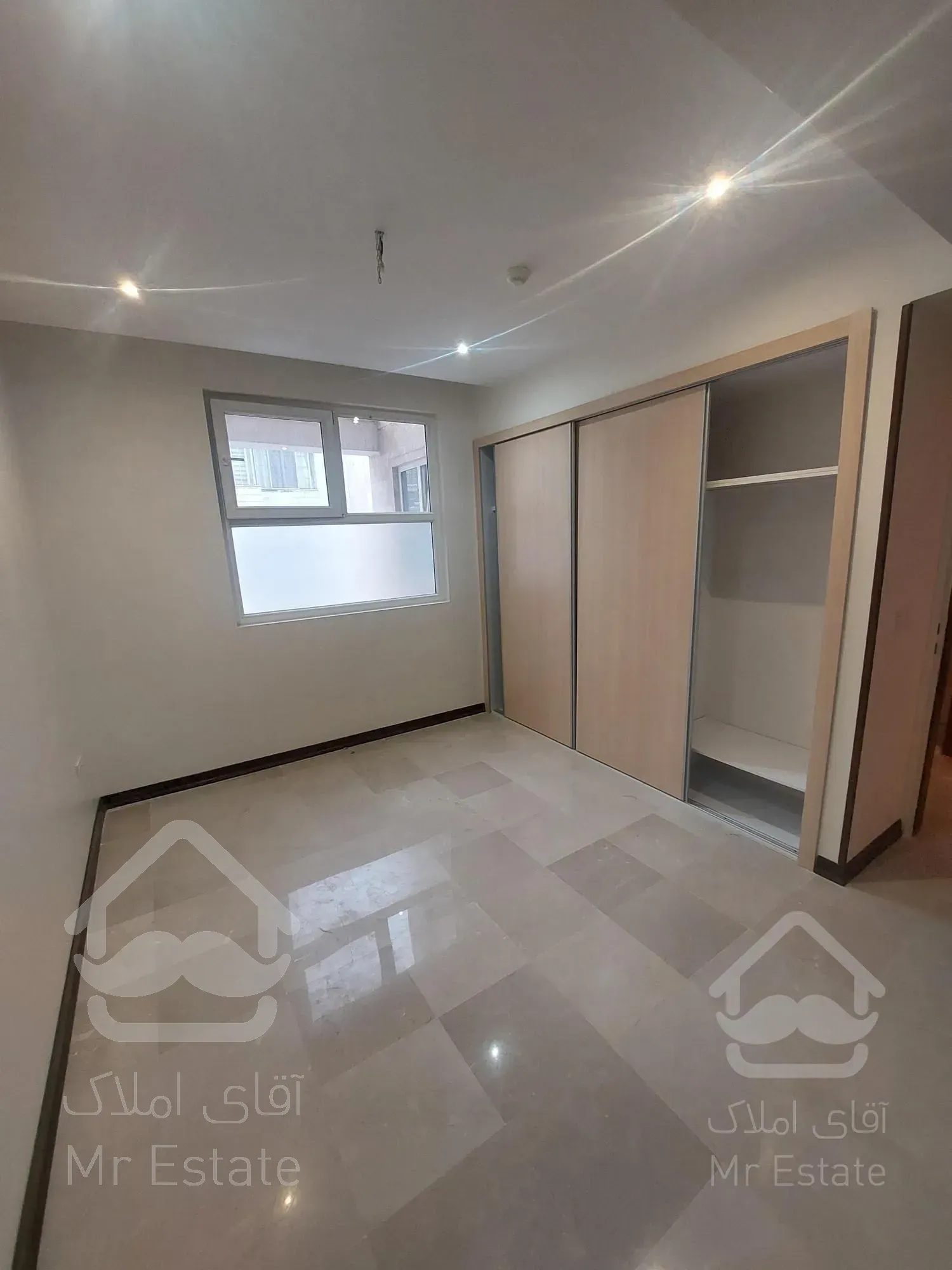 ۲۱۵ متر ۳ خواب ۳ پارکینگ تک واحدی پاسداران هروی