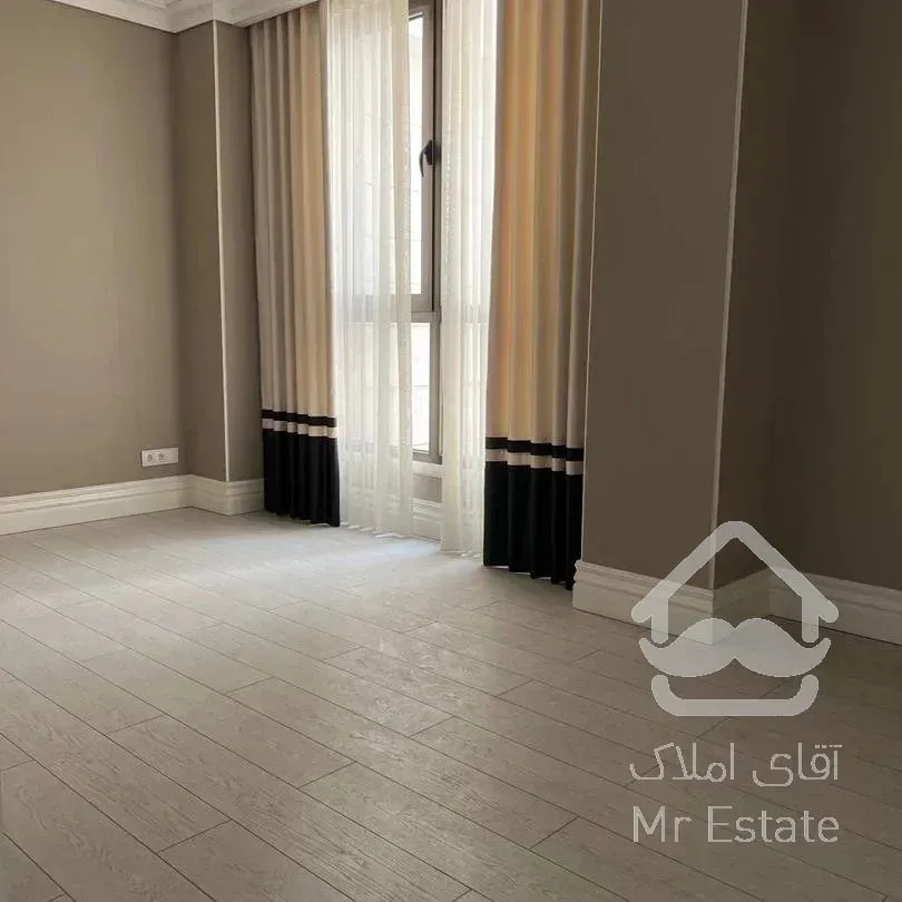 پیش فروش واحد ۱۲۷ متری رینگ اول دریاچه برج برند