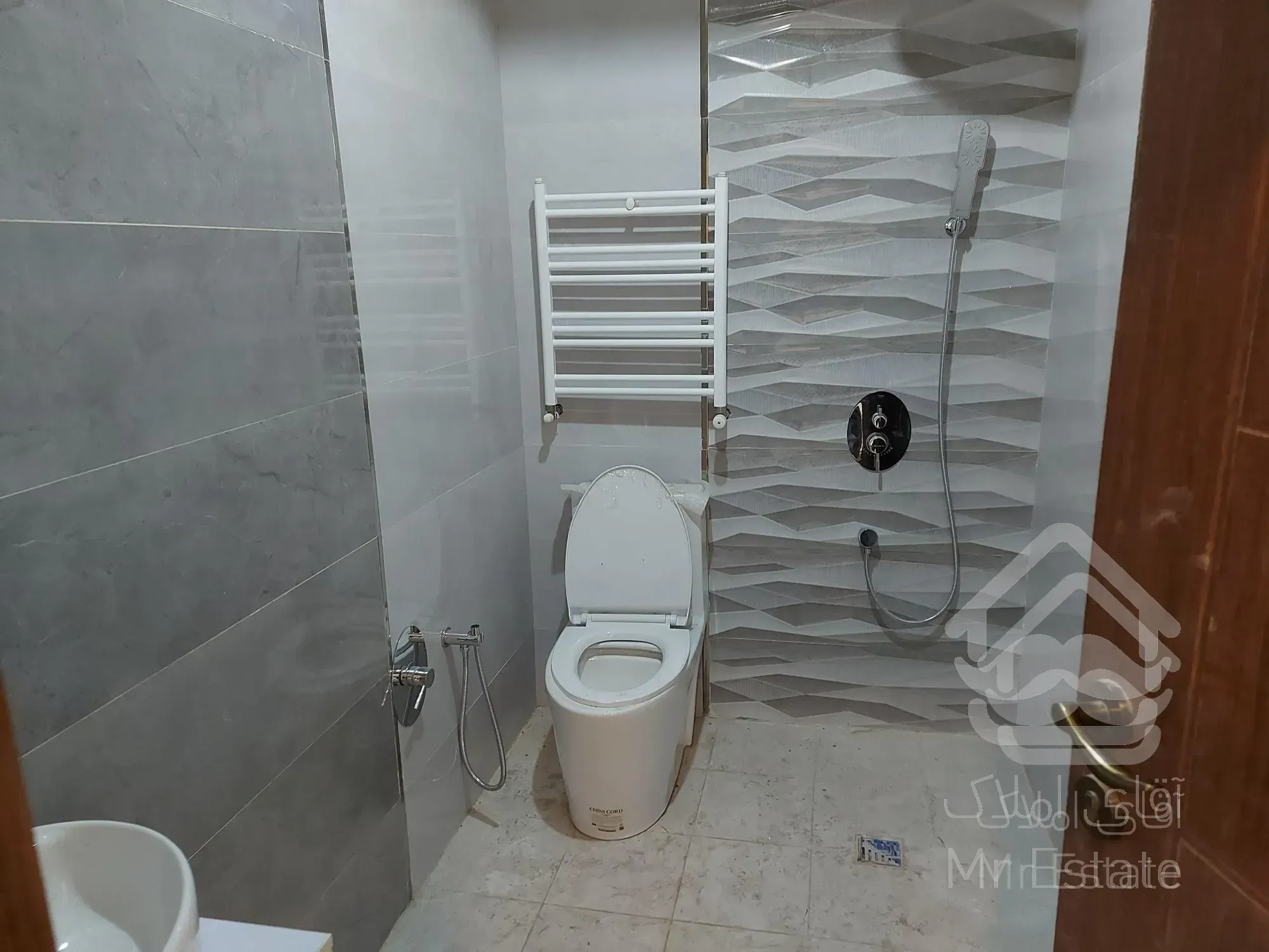 مقتح شمالی امیراتابک ۱۳۰متر رهن کامل ۳خواب