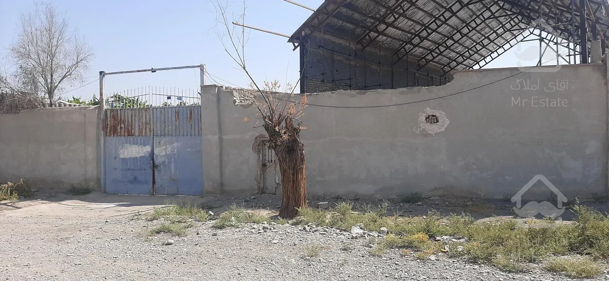 ملکی به مساحت ۸۵۰ متر با امکانات بفروش میرسد