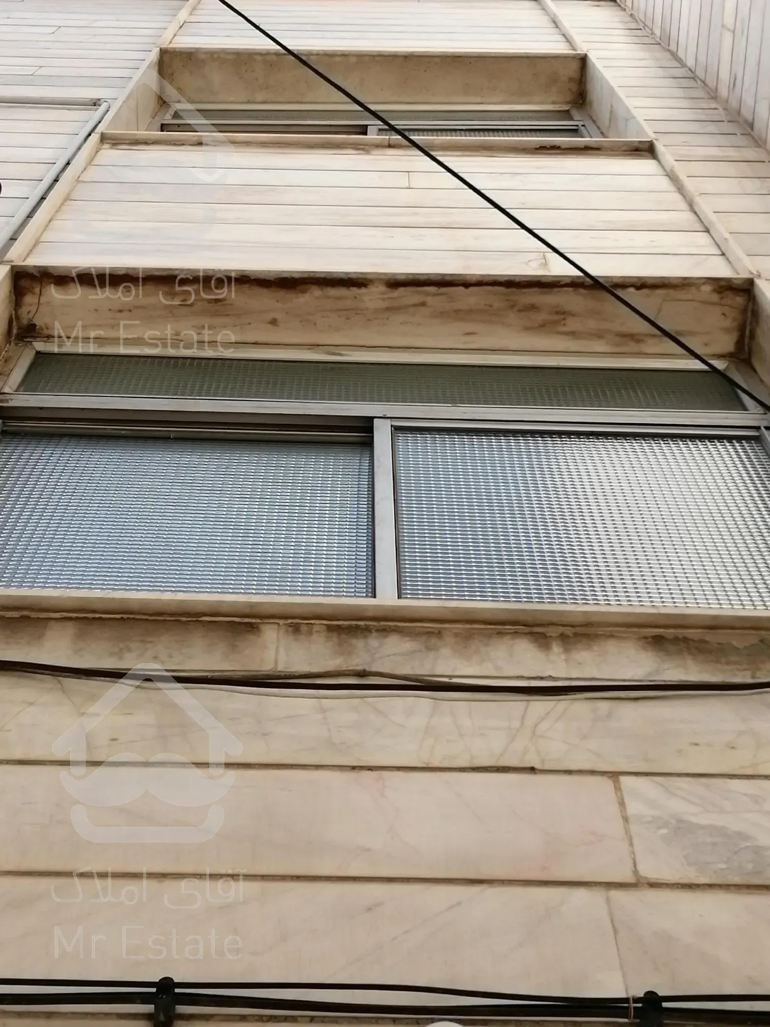 285 متر زمین دو طبقه بنا