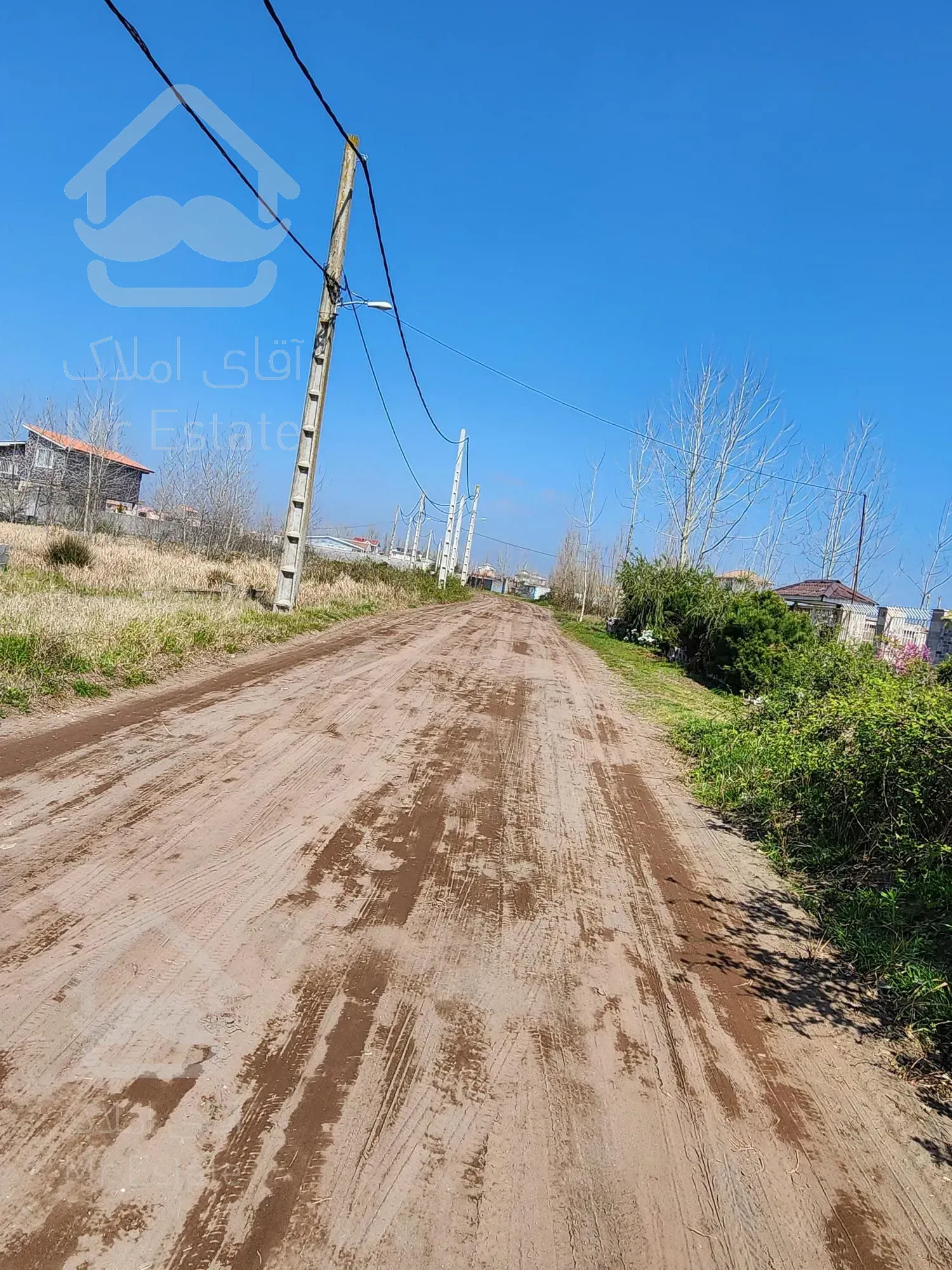 زمین ویلای ۲۶۰متری دیوارشده با ثبت سیماک لنگرود شهرچاف